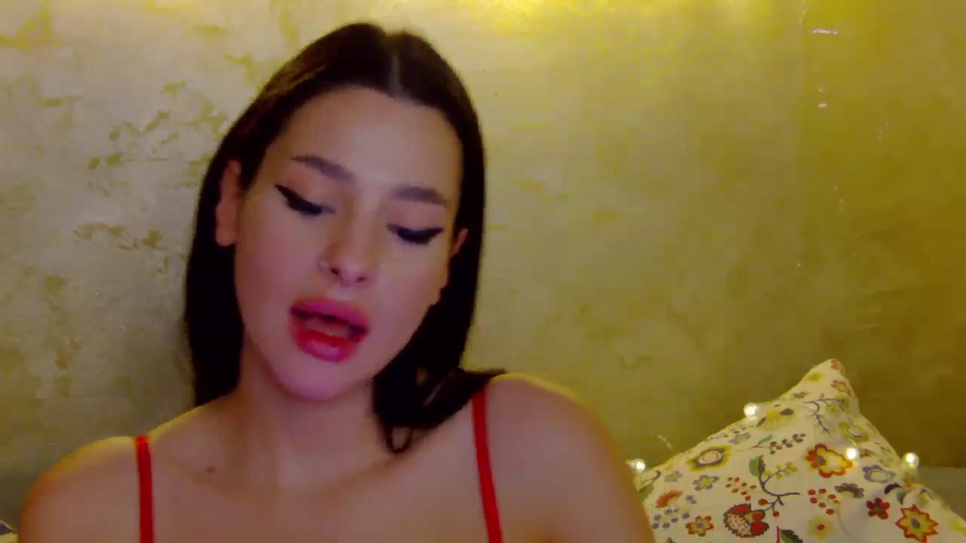 Gallery image thumbnail from SexyLittleMe's myfreecams stream on, 12/22/2024, 20:15 image 4 of 20