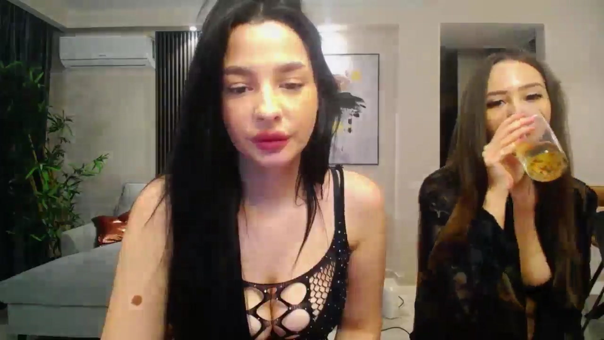 Gallery image thumbnail from SexyLittleMe's myfreecams stream on, 12/29/2024, 15:58 image 9 of 20