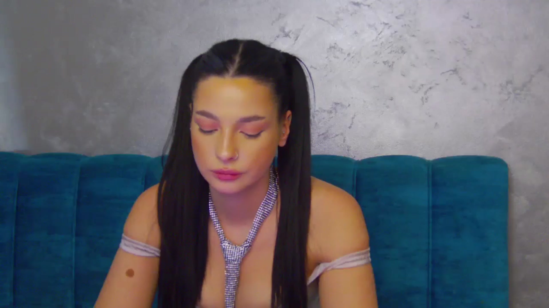 Gallery image thumbnail from SexyLittleMe's myfreecams stream on, 12/30/2024, 19:57 image 15 of 20