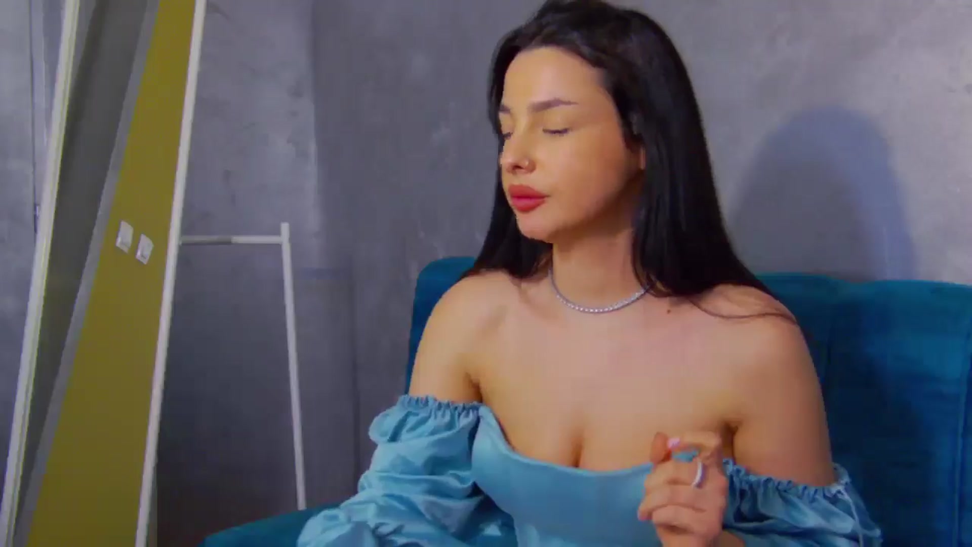 Gallery image thumbnail from SexyLittleMe's myfreecams stream on, 01/05/2025, 19:44 image 10 of 20