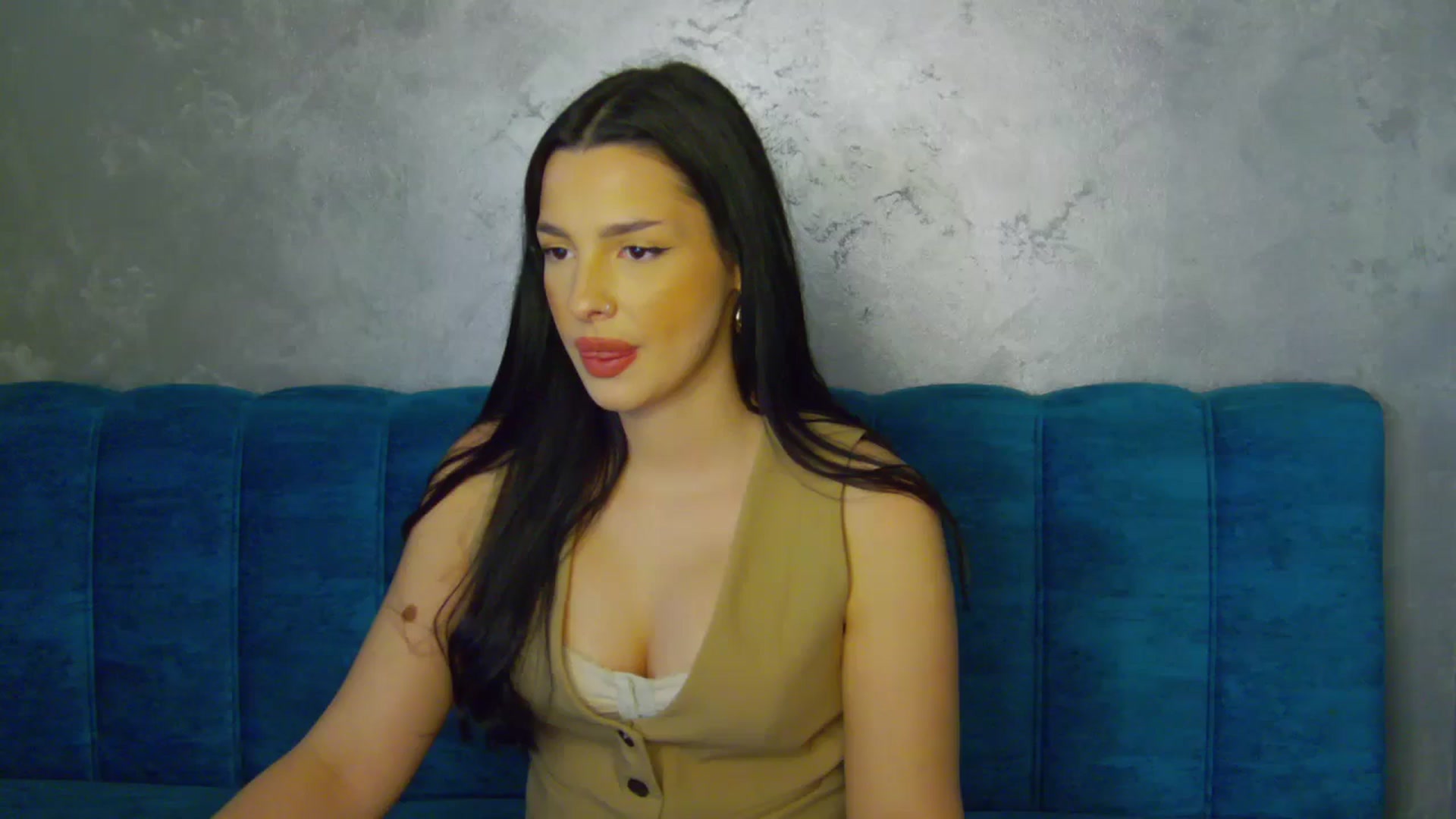 Gallery image thumbnail from SexyLittleMe's myfreecams stream on, 01/25/2025, 16:17 image 1 of 20