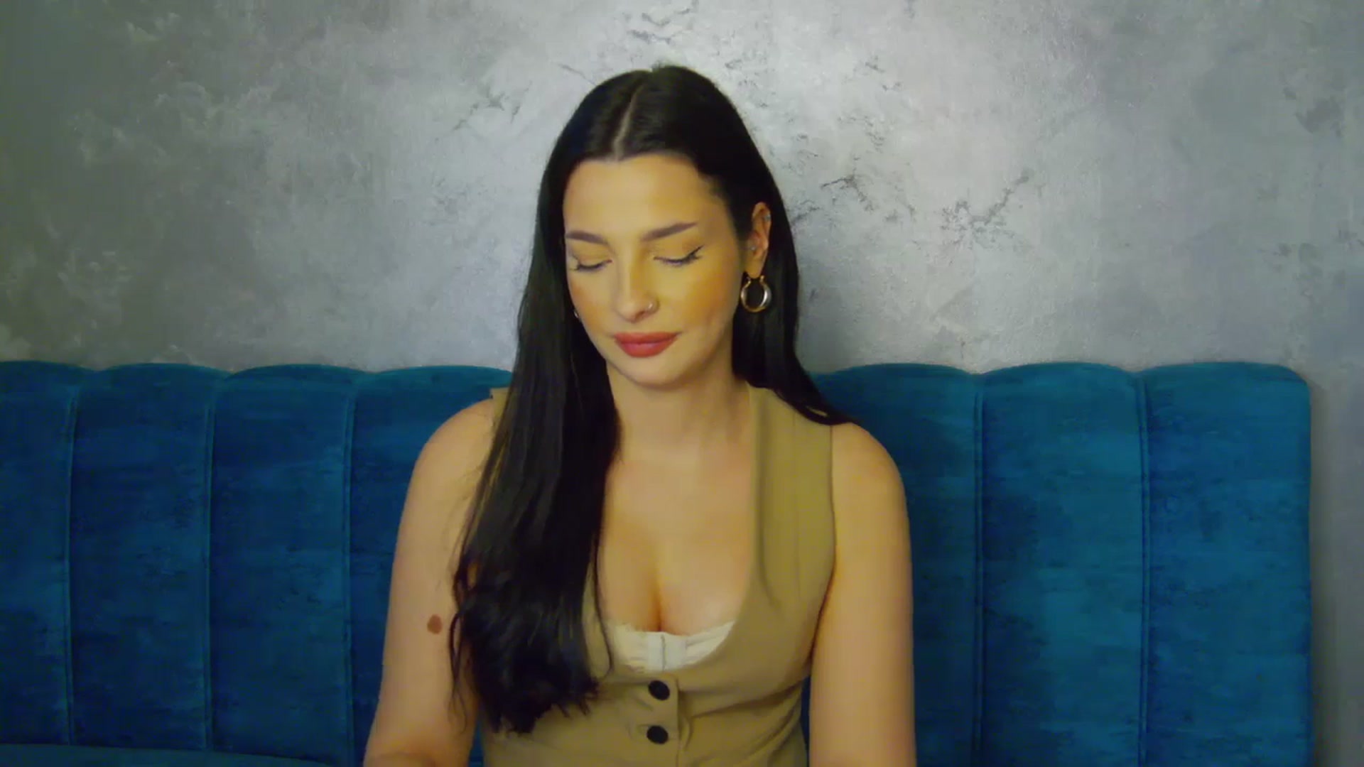 Gallery image thumbnail from SexyLittleMe's myfreecams stream on, 01/25/2025, 18:27 image 3 of 20
