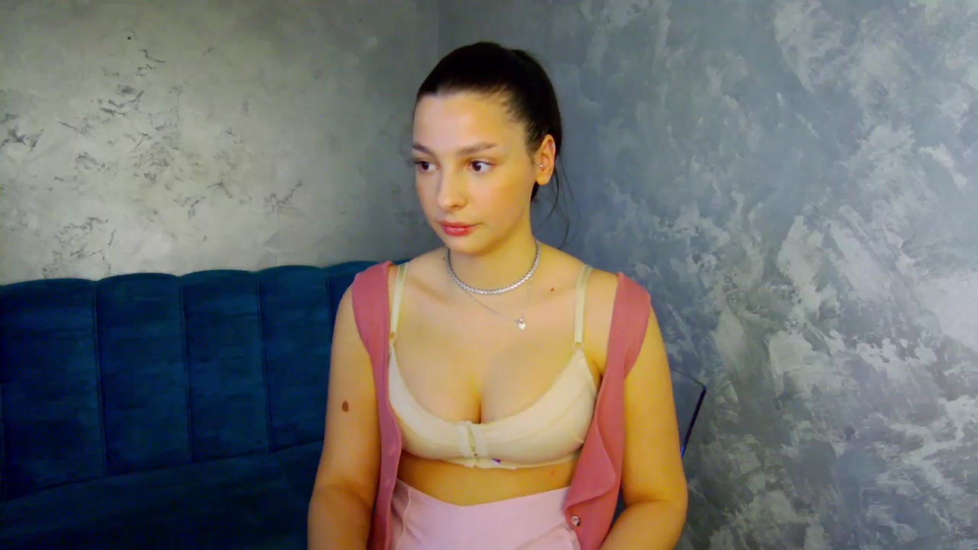 Gallery image thumbnail from SexyLittleMe's myfreecams stream on, 02/13/2025, 16:25 image 9 of 20