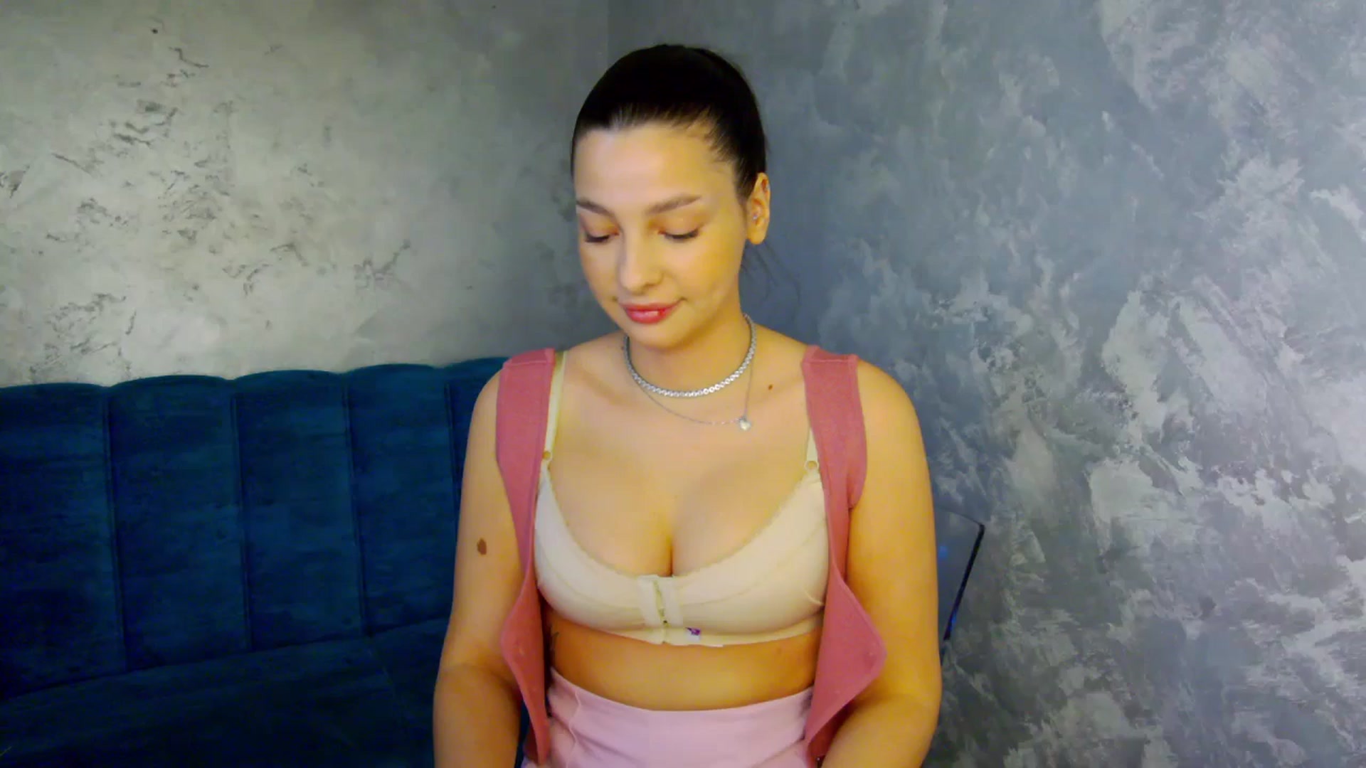 Gallery image thumbnail from SexyLittleMe's myfreecams stream on, 02/13/2025, 16:25 image 1 of 20