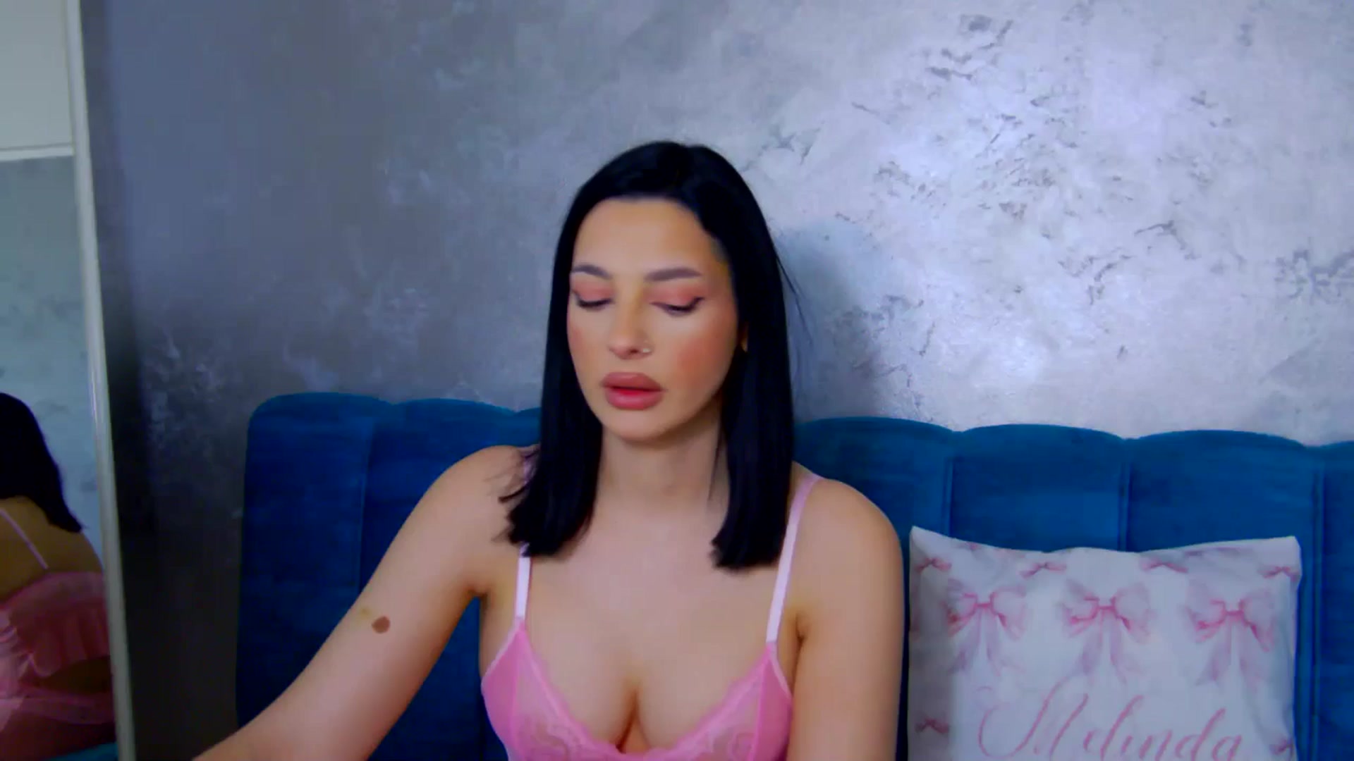 Gallery image thumbnail from SexyLittleMe's myfreecams stream on, 02/26/2025, 16:19 image 3 of 20
