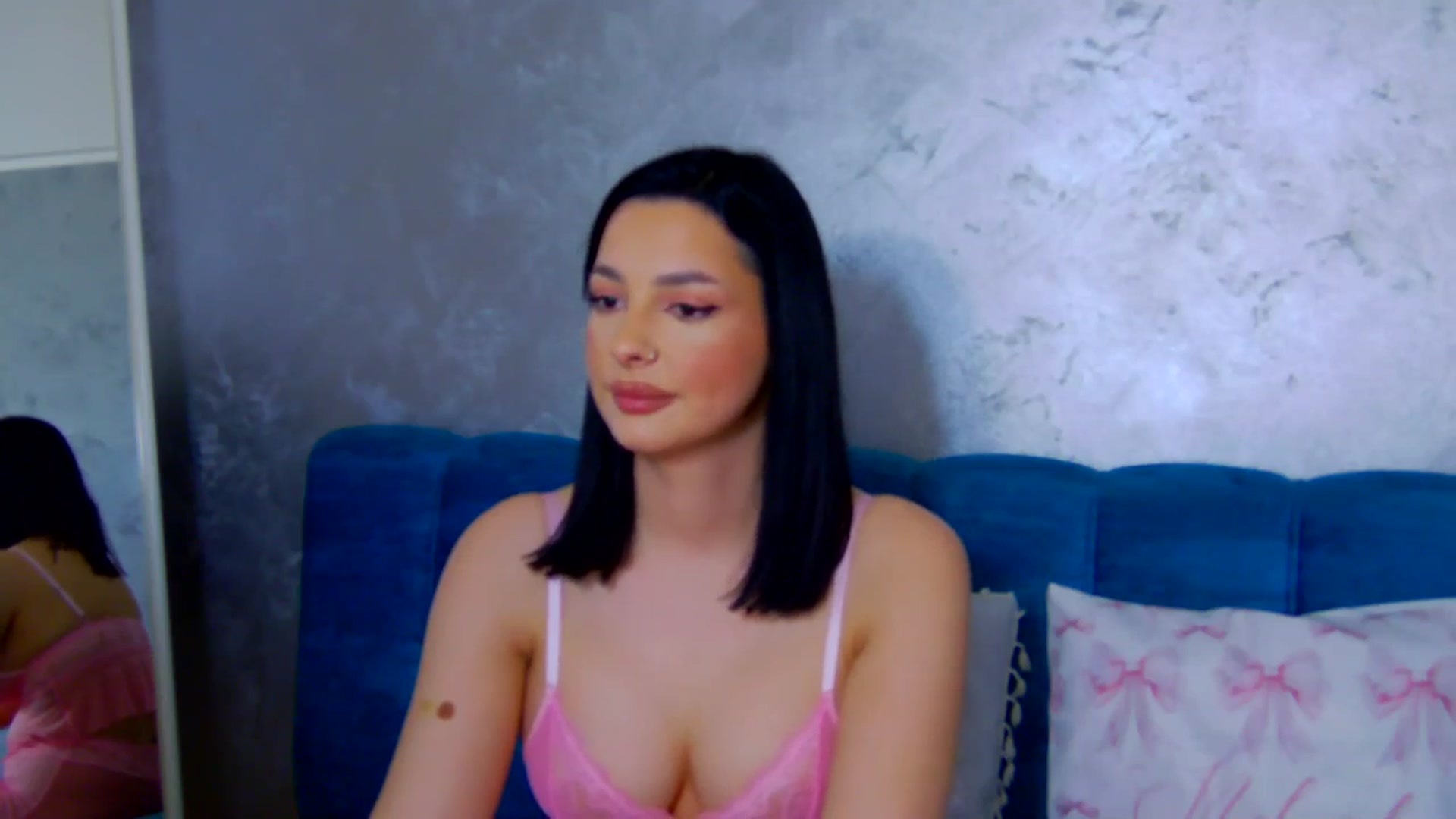 Gallery image thumbnail from SexyLittleMe's myfreecams stream on, 02/26/2025, 16:19 image 16 of 20