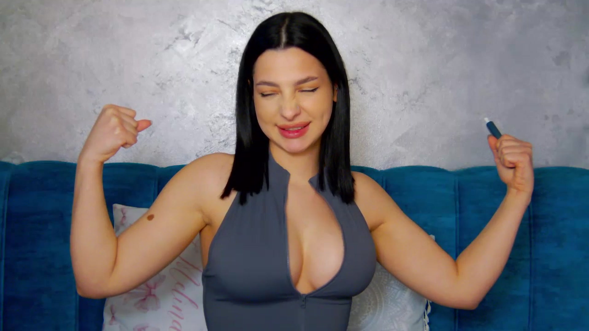 Gallery image thumbnail from SexyLittleMe's myfreecams stream on, 03/11/2025, 18:47 image 14 of 20