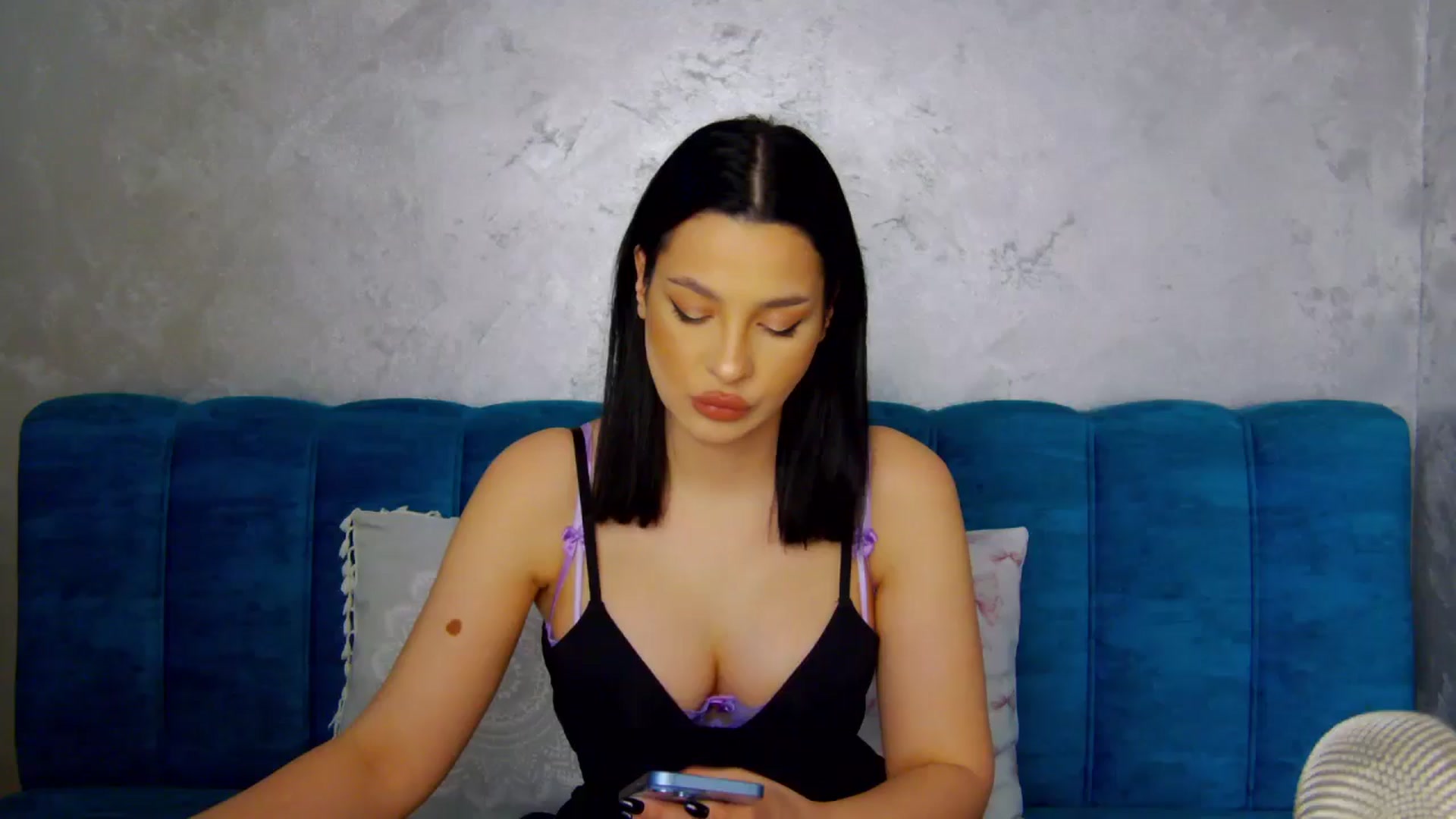 Gallery image thumbnail from SexyLittleMe's myfreecams stream on, 03/12/2025, 16:46 image 1 of 20