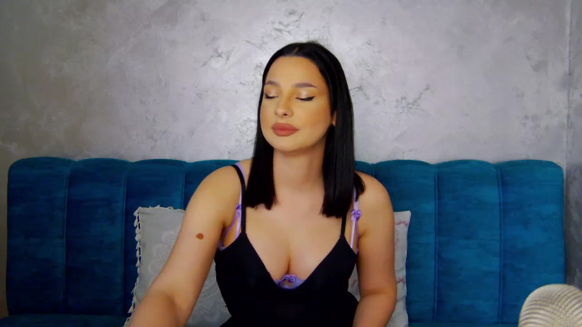 Gallery image thumbnail from SexyLittleMe's myfreecams stream on, 03/12/2025, 17:09 image 13 of 20