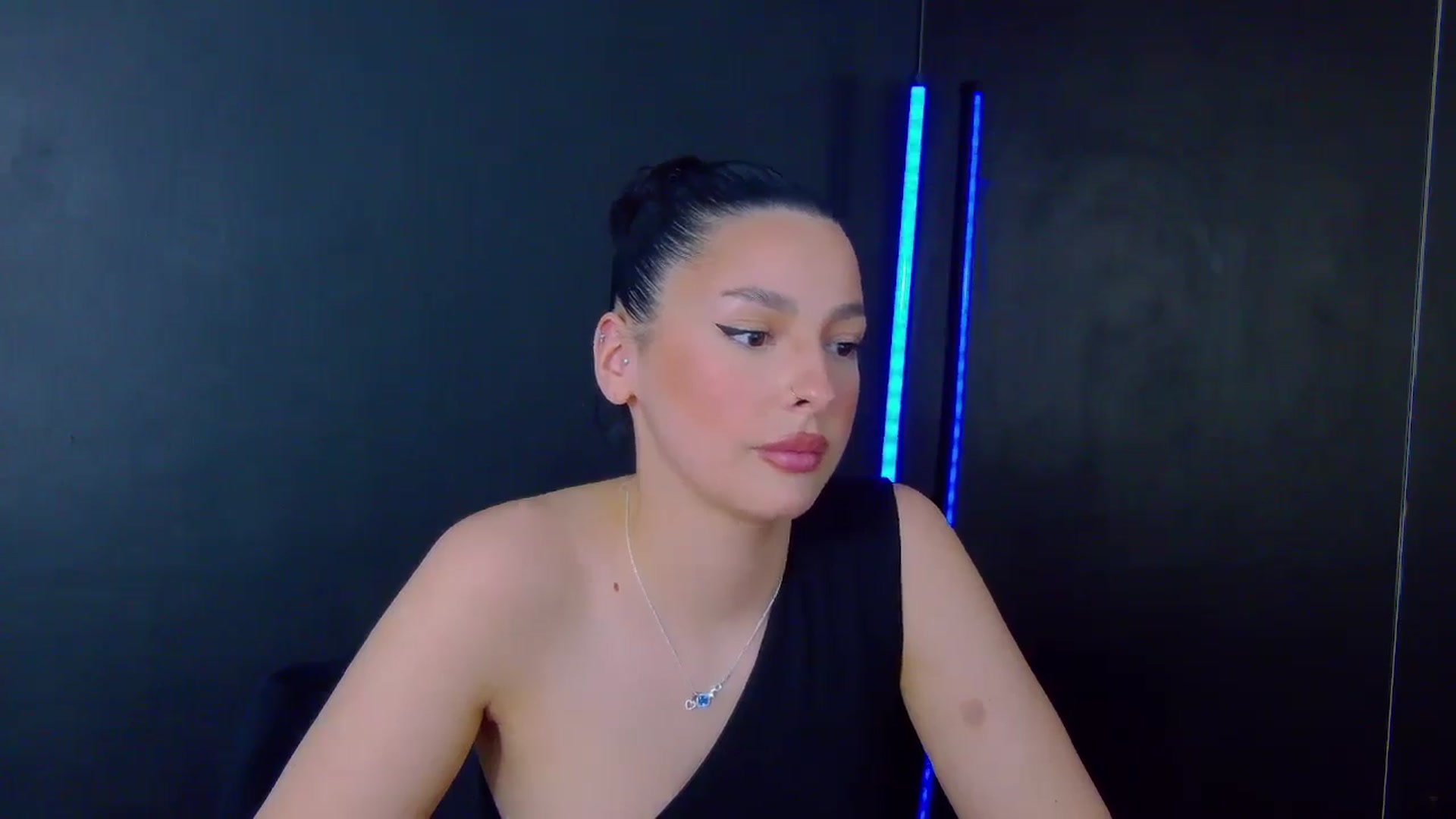 Gallery image thumbnail from SexyLittleMe's myfreecams stream on, 03/14/2025, 15:04 image 9 of 20