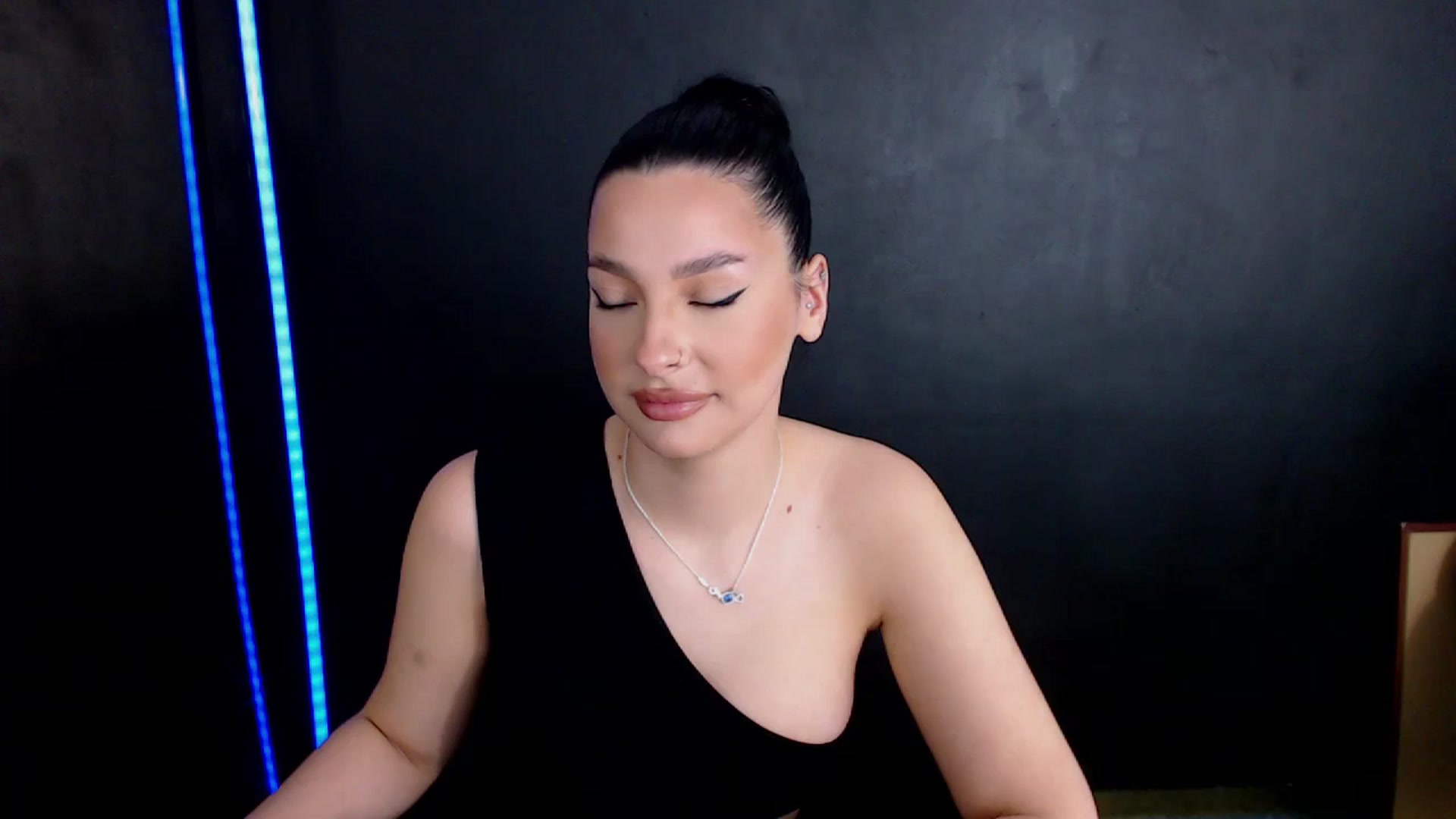 Gallery image thumbnail from SexyLittleMe's myfreecams stream on, 03/14/2025, 15:04 image 1 of 20