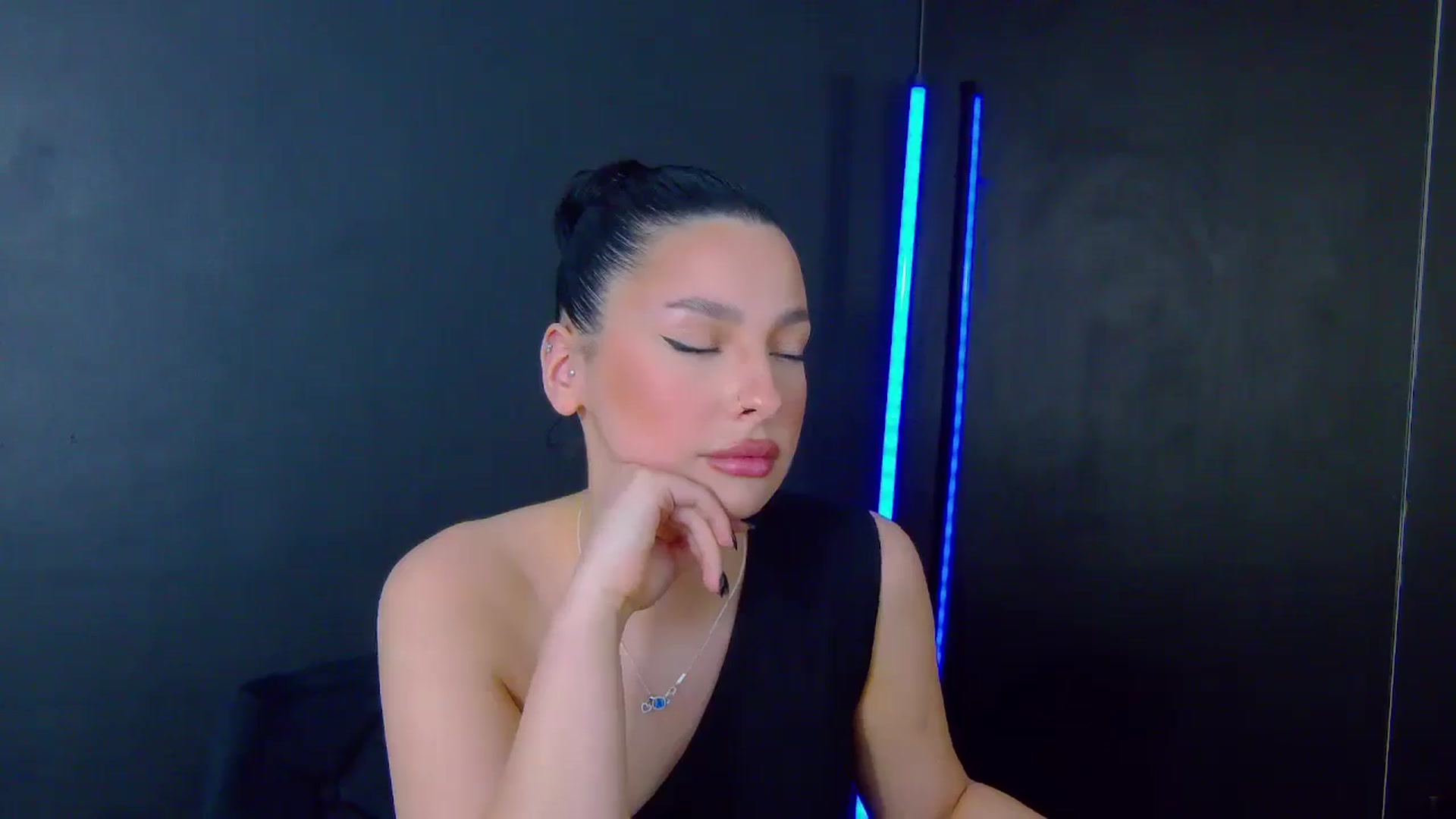 Gallery image thumbnail from SexyLittleMe's myfreecams stream on, 03/14/2025, 15:04 image 11 of 20