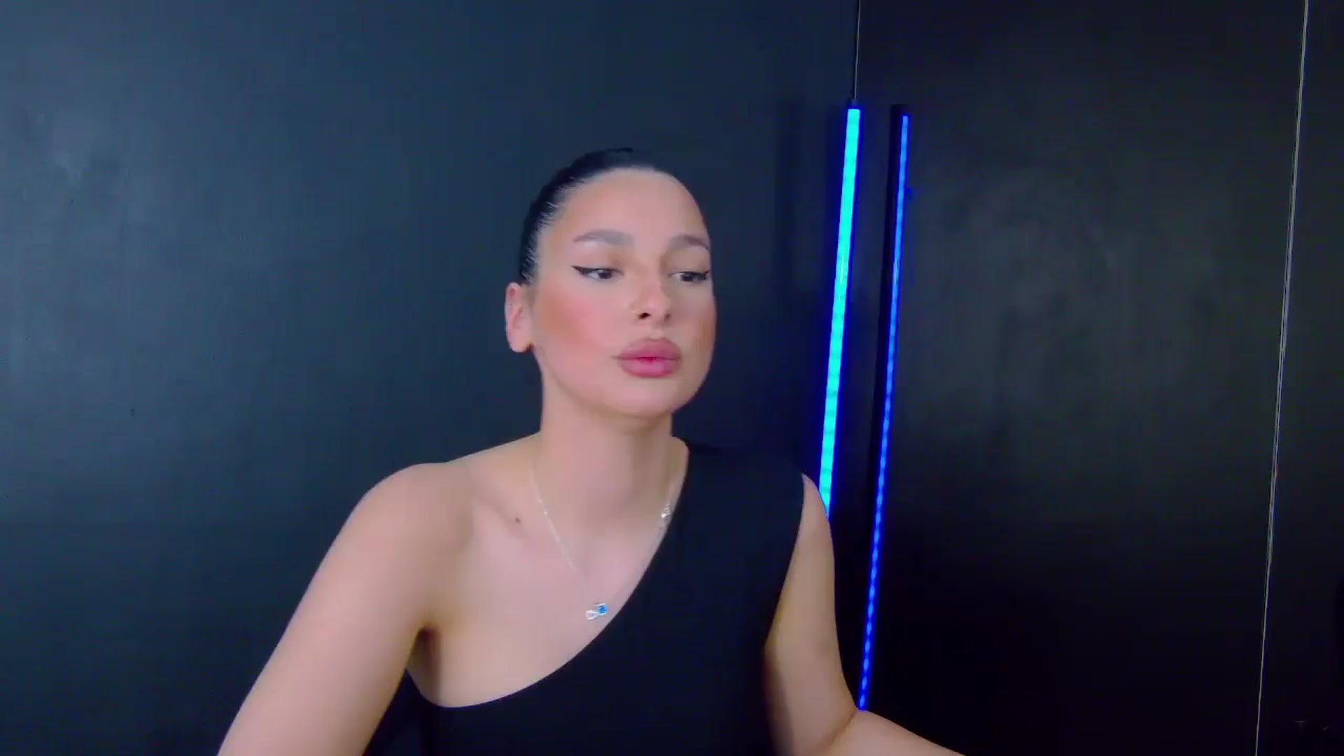 Gallery image thumbnail from SexyLittleMe's myfreecams stream on, 03/14/2025, 16:01 image 12 of 20