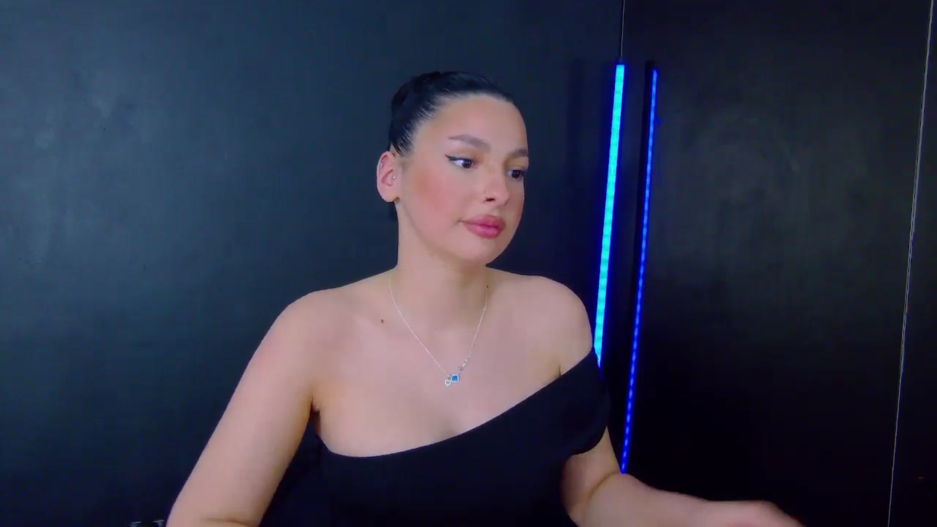 Gallery image thumbnail from SexyLittleMe's myfreecams stream on, 03/14/2025, 16:01 image 16 of 20