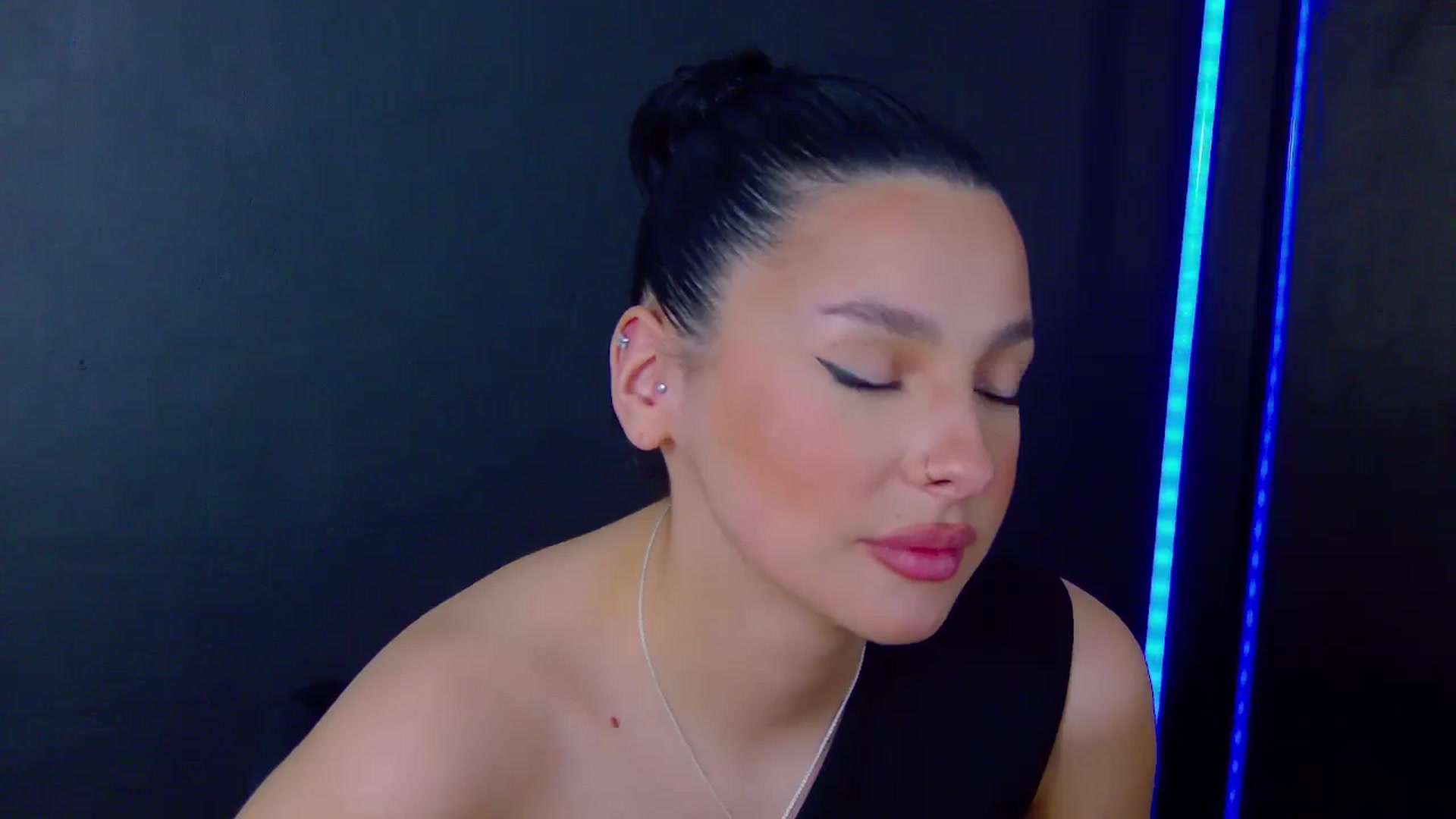 Gallery image thumbnail from SexyLittleMe's myfreecams stream on, 03/14/2025, 19:12 image 5 of 20