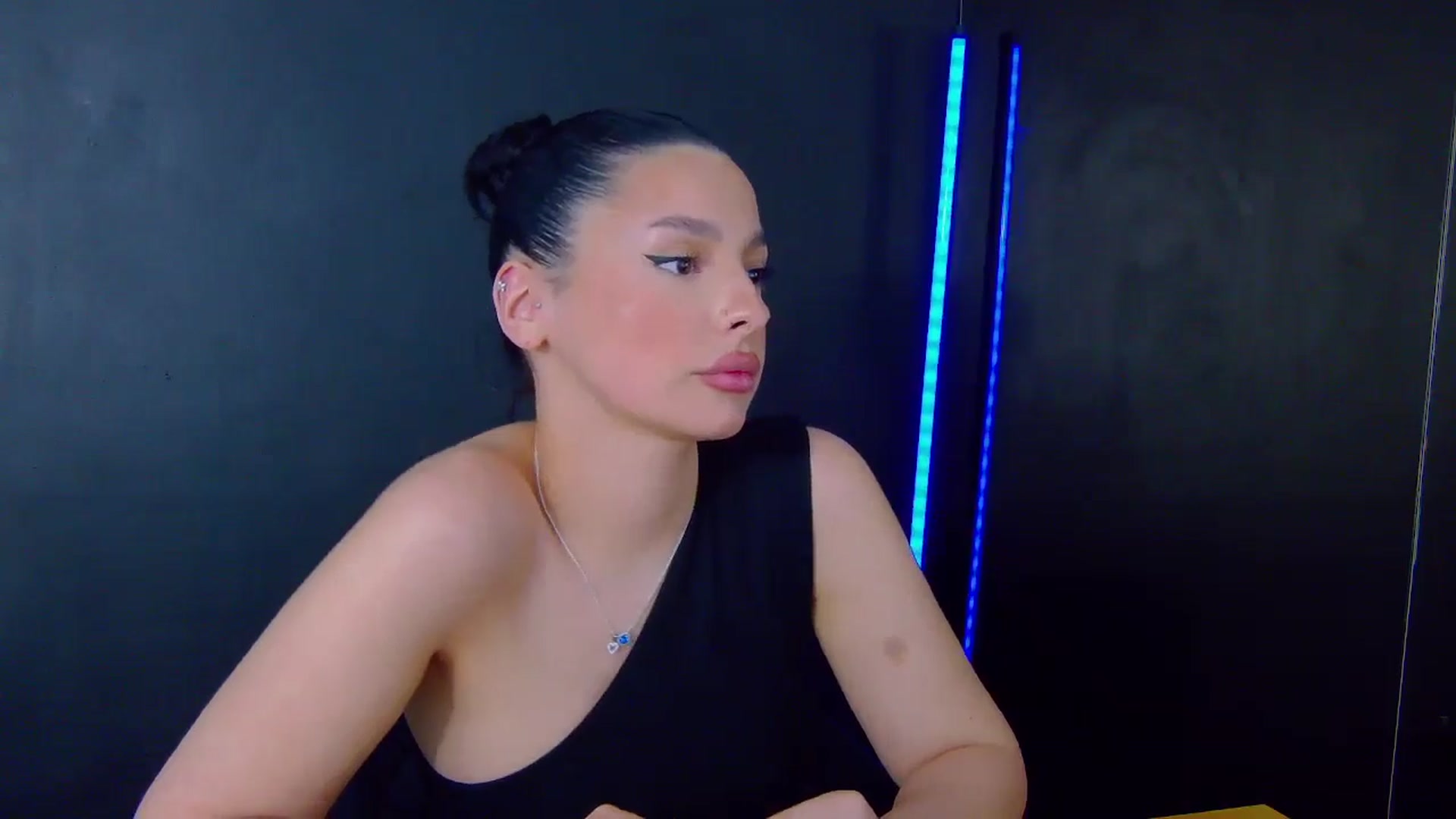 Gallery image thumbnail from SexyLittleMe's myfreecams stream on, 03/14/2025, 19:12 image 3 of 20