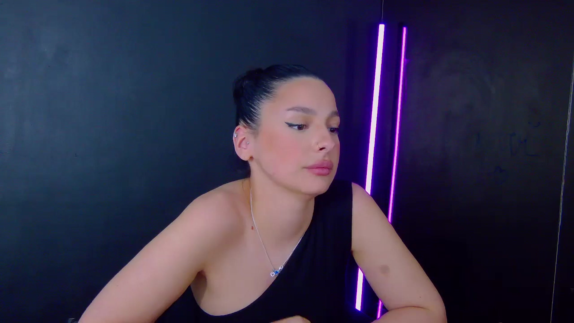 Gallery image thumbnail from SexyLittleMe's myfreecams stream on, 03/14/2025, 20:13 image 9 of 20