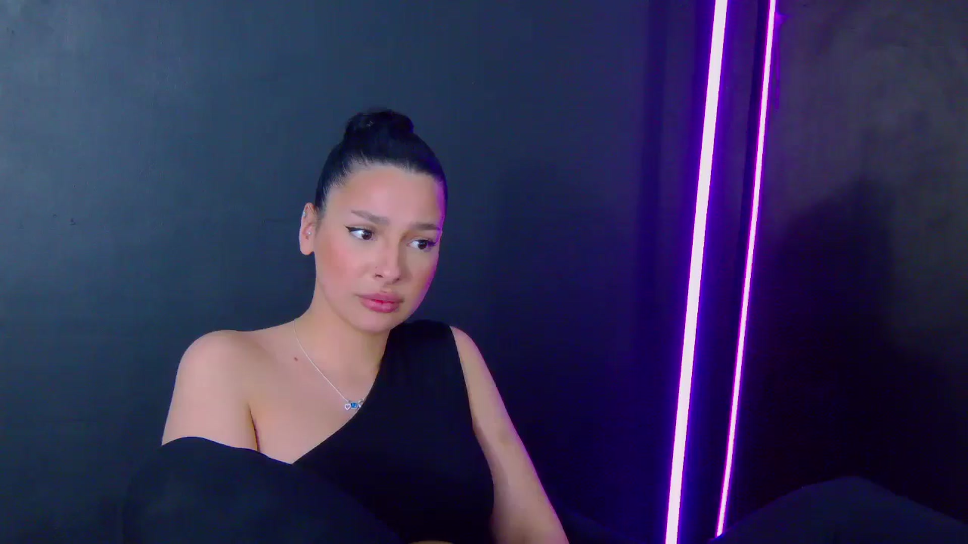 Gallery image thumbnail from SexyLittleMe's myfreecams stream on, 03/14/2025, 20:13 image 13 of 20
