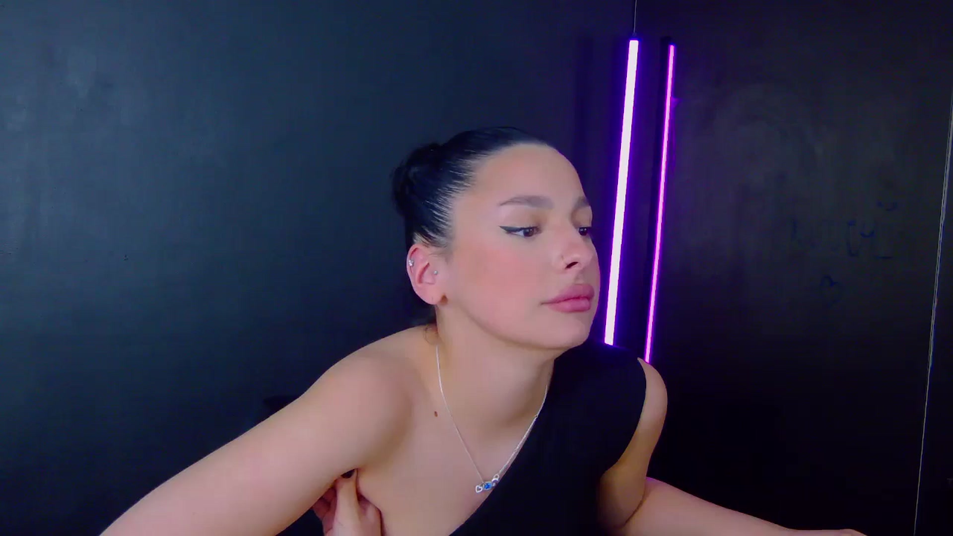 Gallery image thumbnail from SexyLittleMe's myfreecams stream on, 03/14/2025, 20:13 image 3 of 20