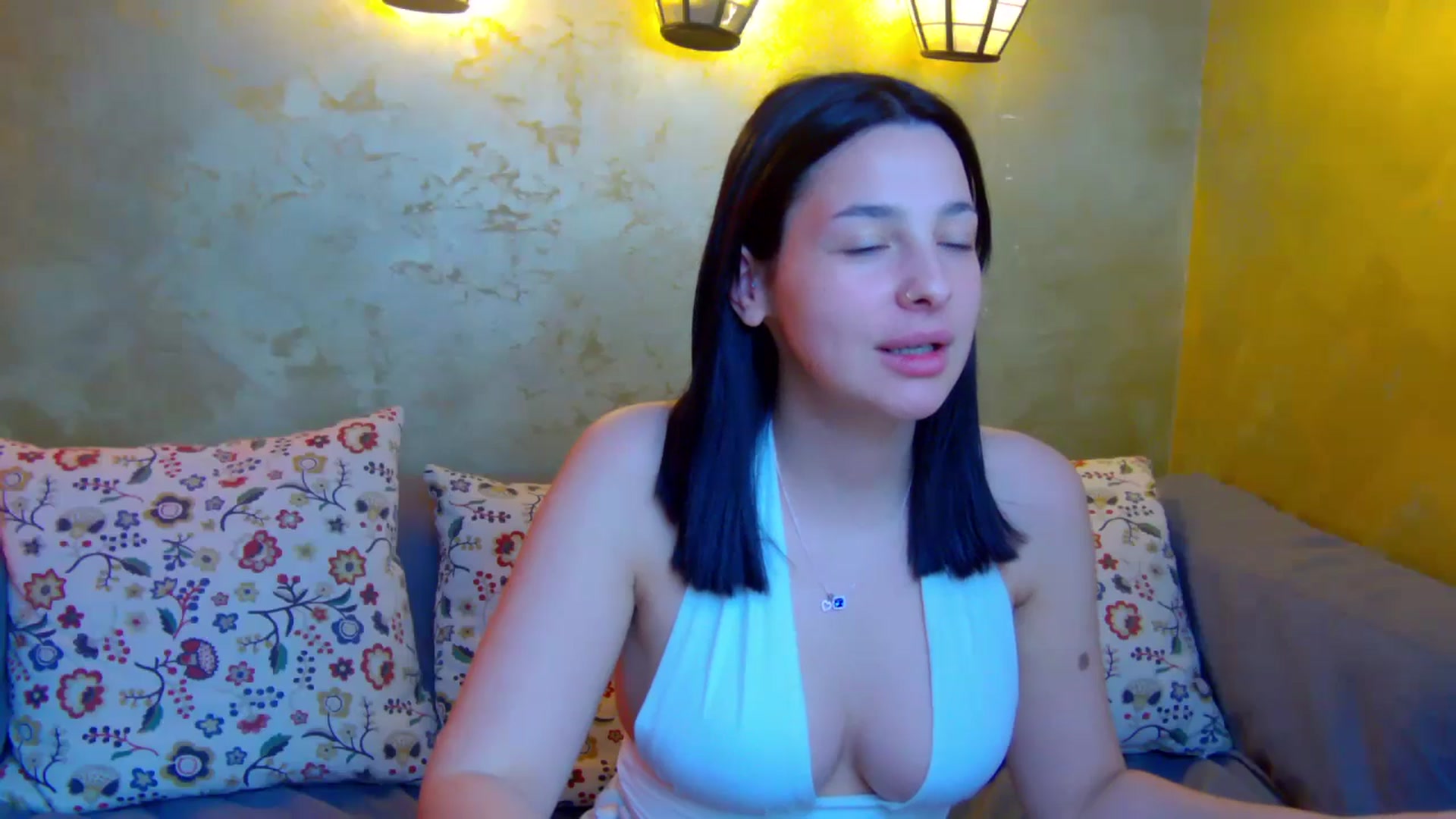 Gallery image thumbnail from SexyLittleMe's myfreecams stream on, 03/18/2025, 19:29 image 19 of 20