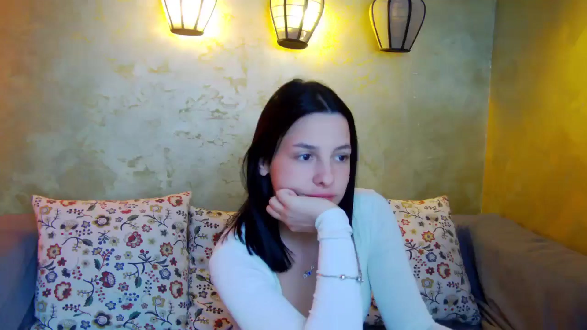 Gallery image thumbnail from SexyLittleMe's myfreecams stream on, 03/19/2025, 18:09 image 15 of 20