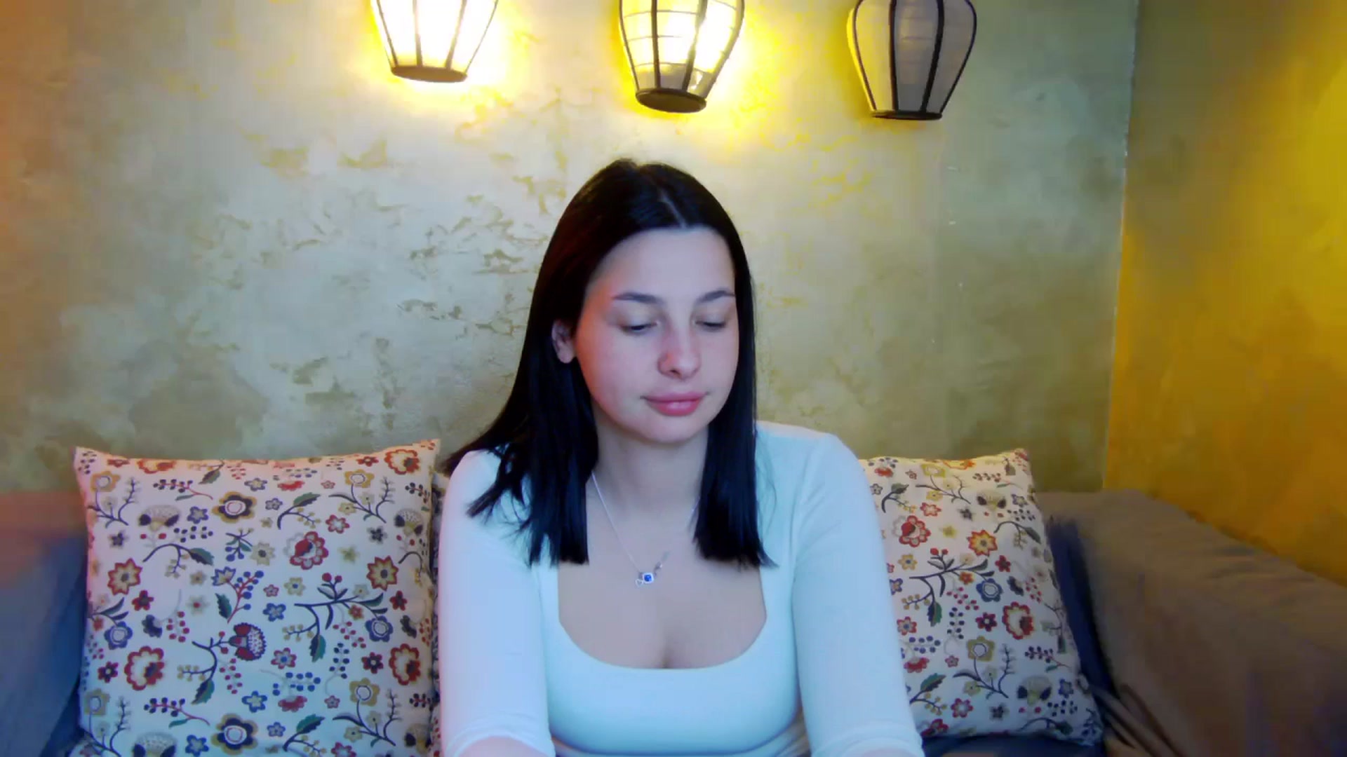 Gallery image thumbnail from SexyLittleMe's myfreecams stream on, 03/19/2025, 18:09 image 16 of 20