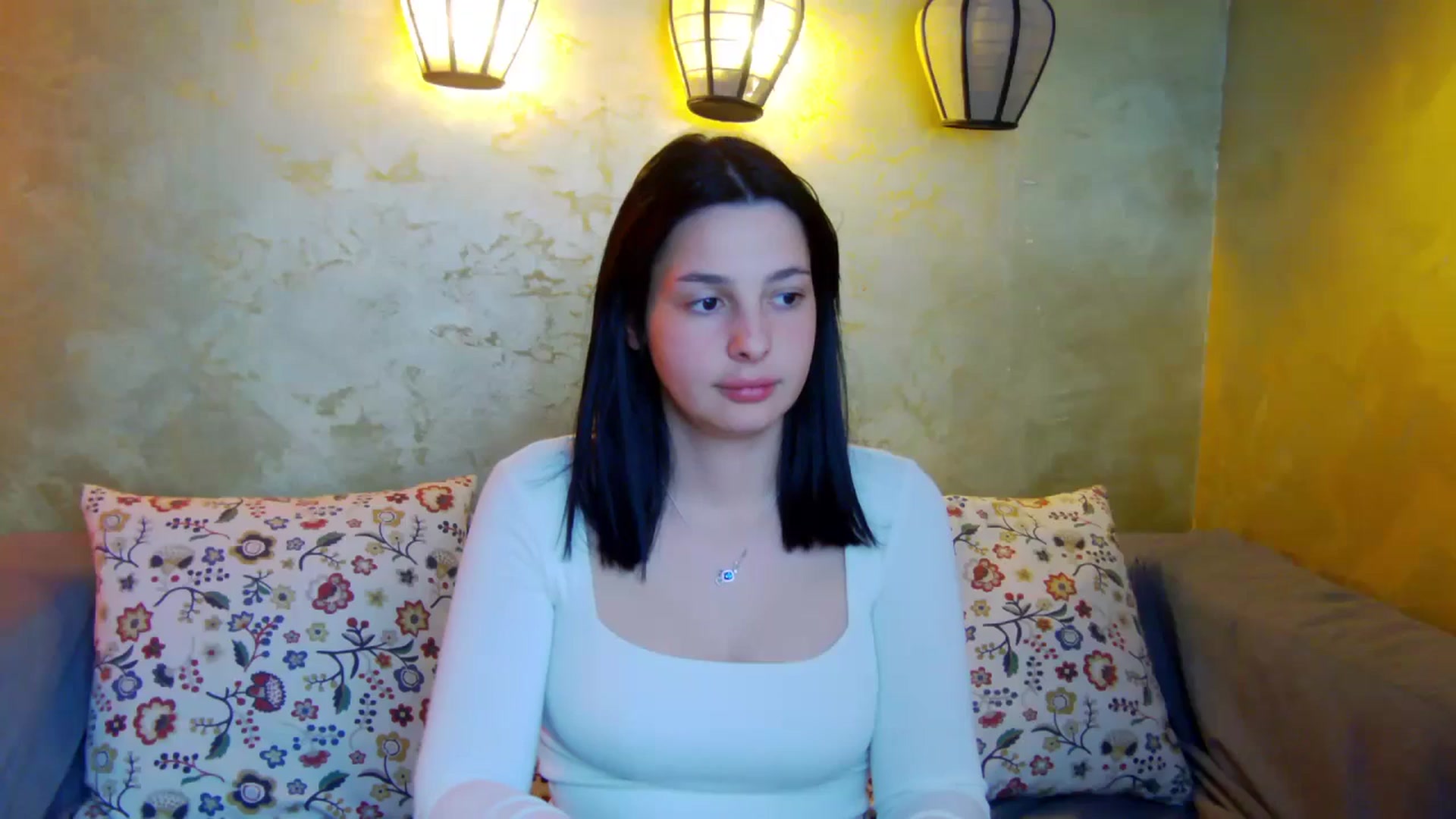 Gallery image thumbnail from SexyLittleMe's myfreecams stream on, 03/19/2025, 18:09 image 19 of 20