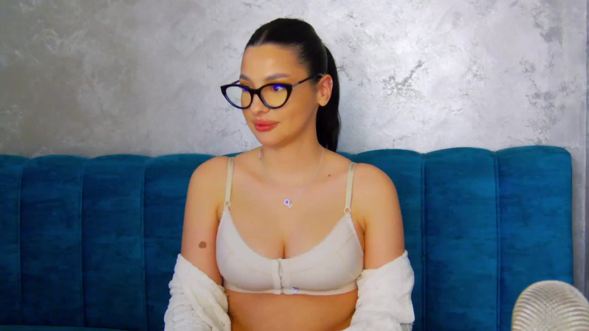Gallery image thumbnail from SexyLittleMe's myfreecams stream on, 03/21/2025, 17:31 image 10 of 20
