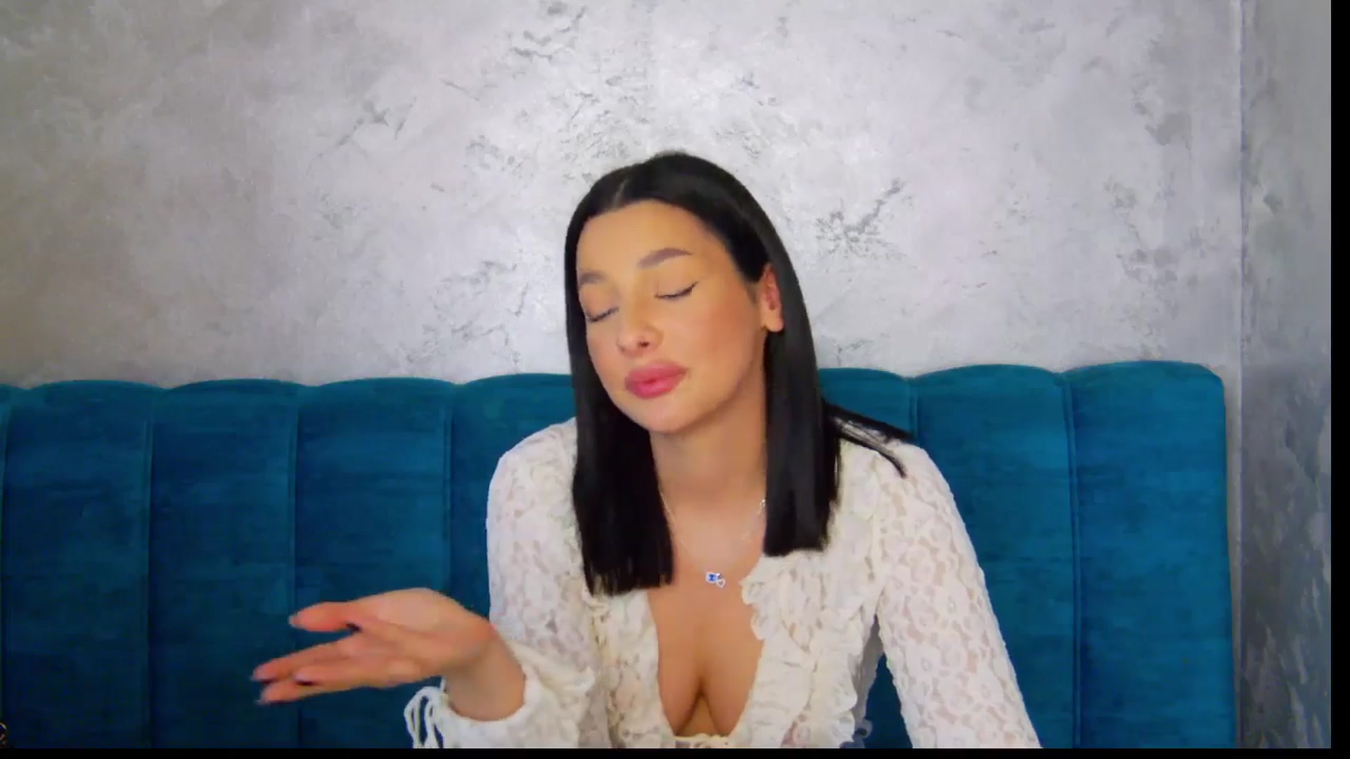 Gallery image thumbnail from SexyLittleMe's myfreecams stream on, 03/22/2025, 16:20 image 11 of 20