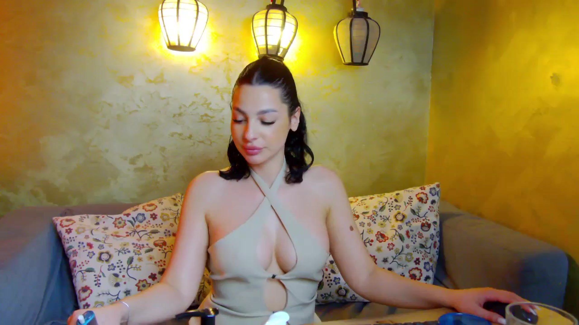 Gallery image thumbnail from SexyLittleMe's myfreecams stream on, 03/26/2025, 19:28 image 4 of 20