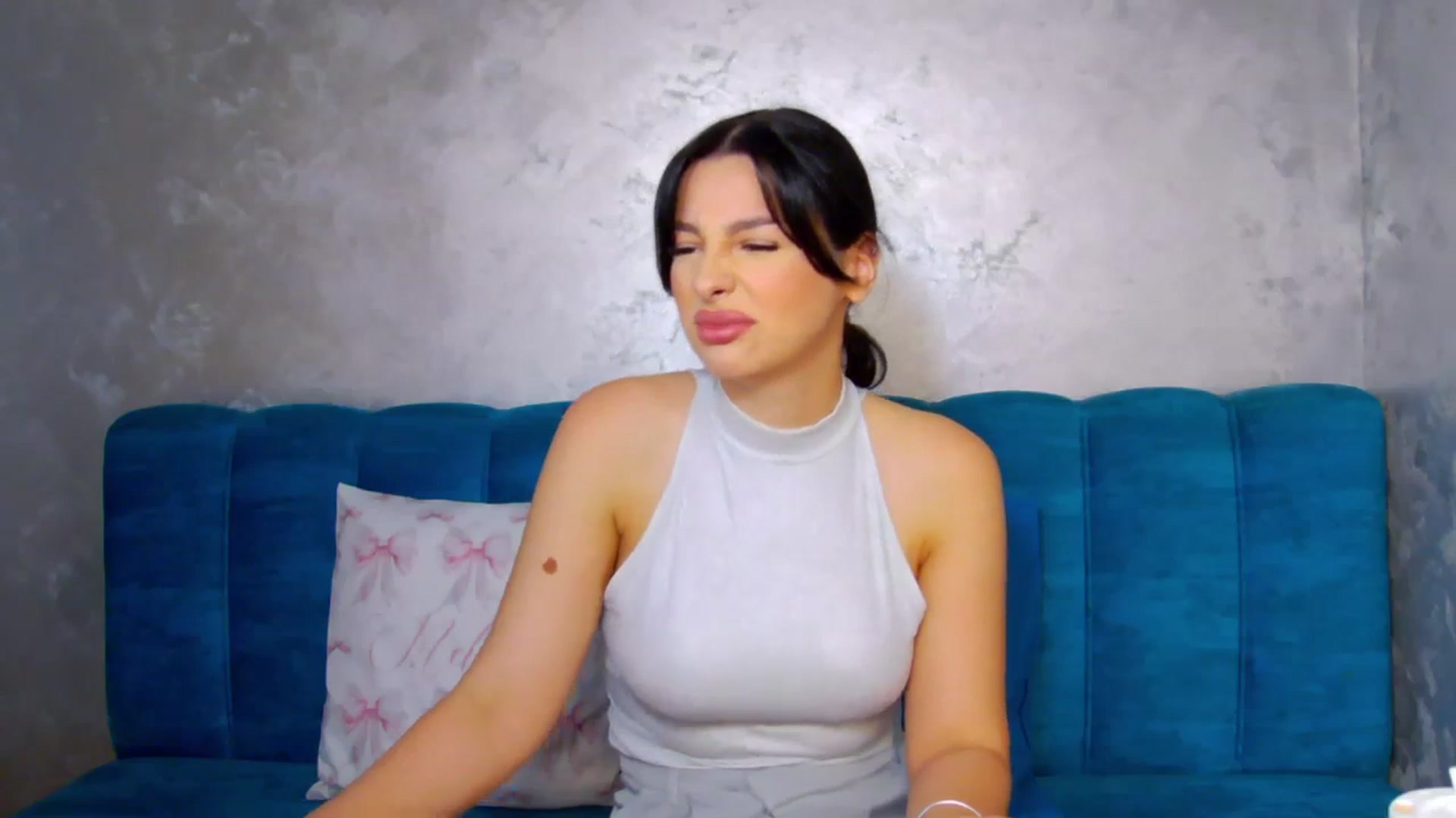Gallery image thumbnail from SexyLittleMe's myfreecams stream on, 04/02/2025, 15:13 image 10 of 20