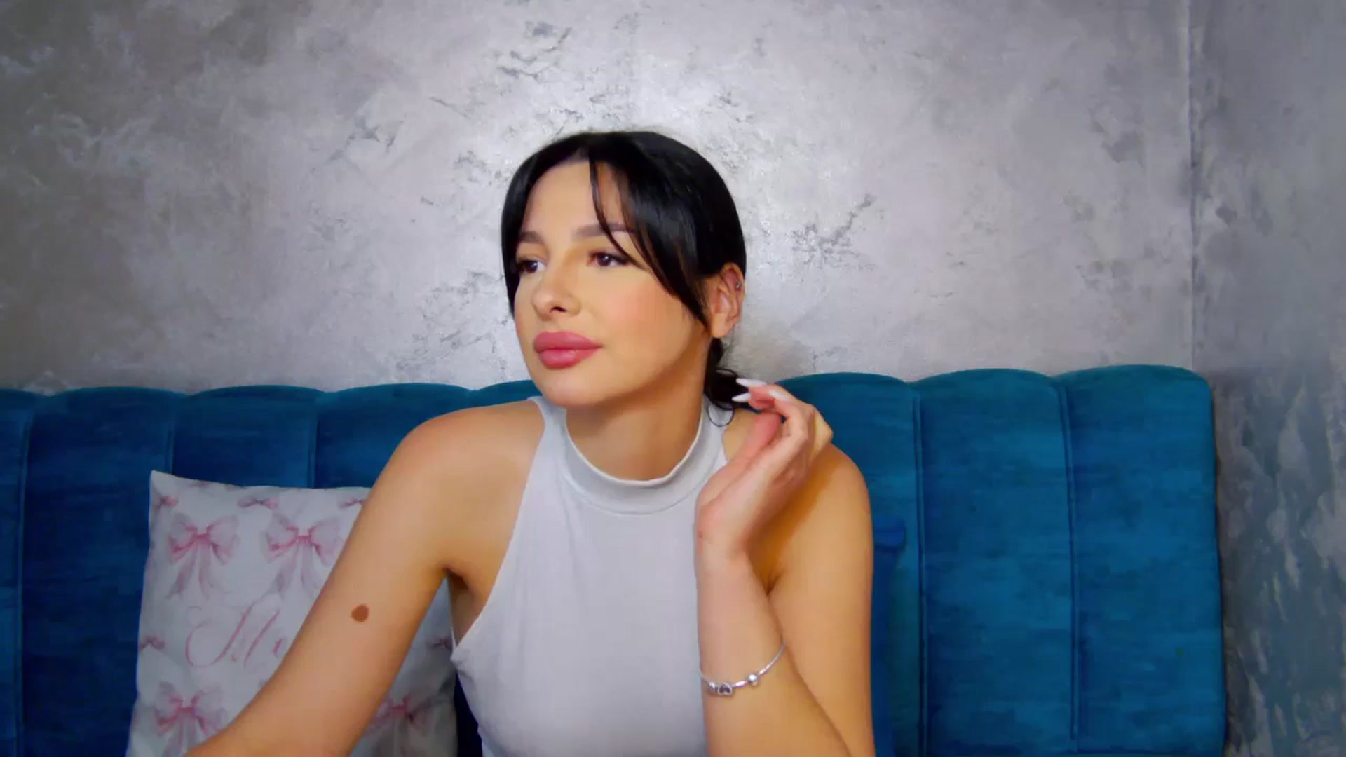 Gallery image thumbnail from SexyLittleMe's myfreecams stream on, 04/02/2025, 15:13 image 19 of 20
