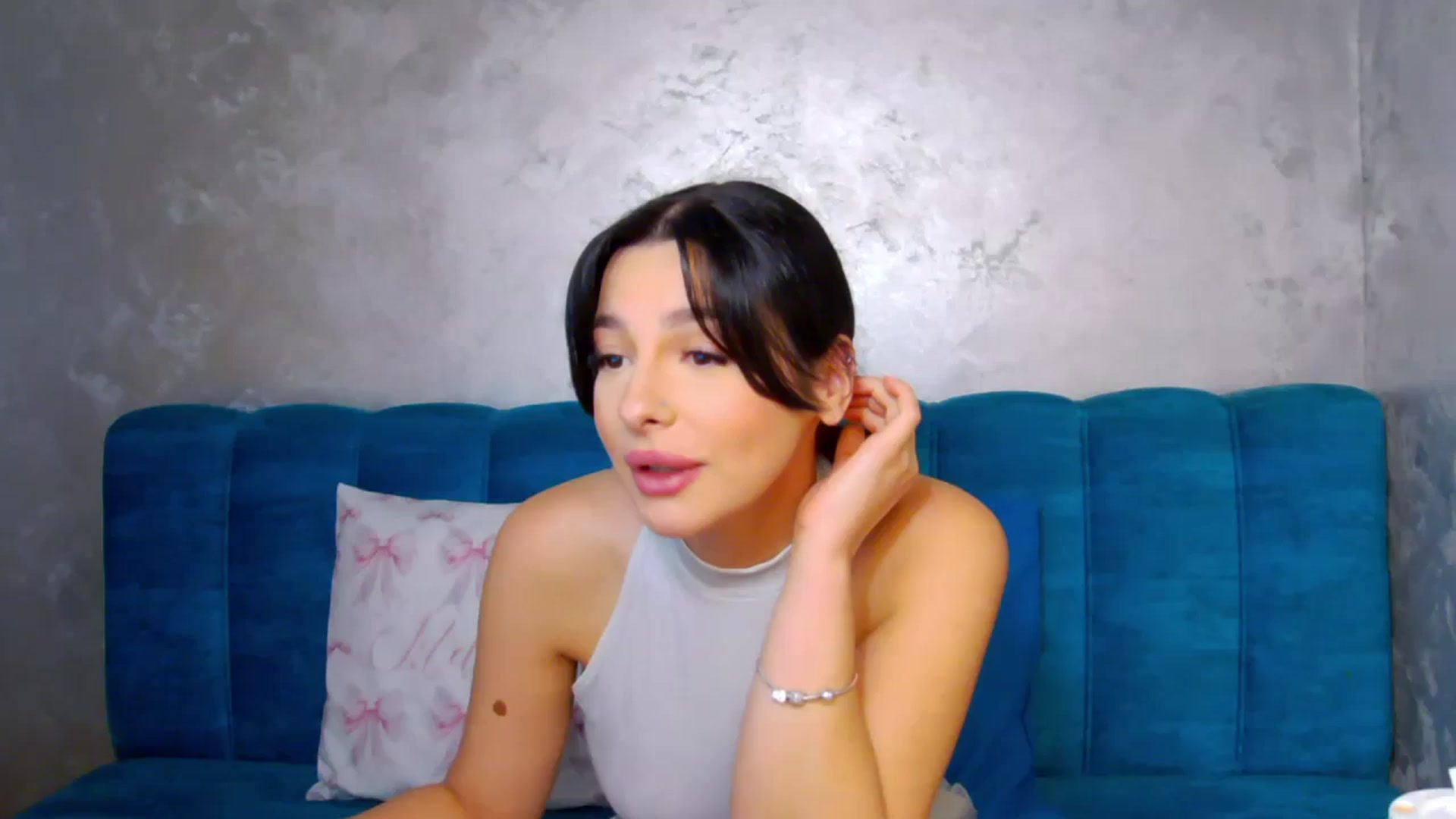 Gallery image thumbnail from SexyLittleMe's myfreecams stream on, 04/02/2025, 15:13 image 13 of 20