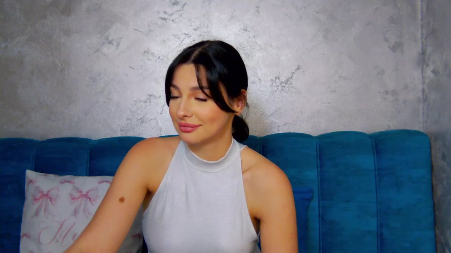 Gallery image thumbnail from SexyLittleMe's myfreecams stream on, 04/02/2025, 17:09 image 16 of 20