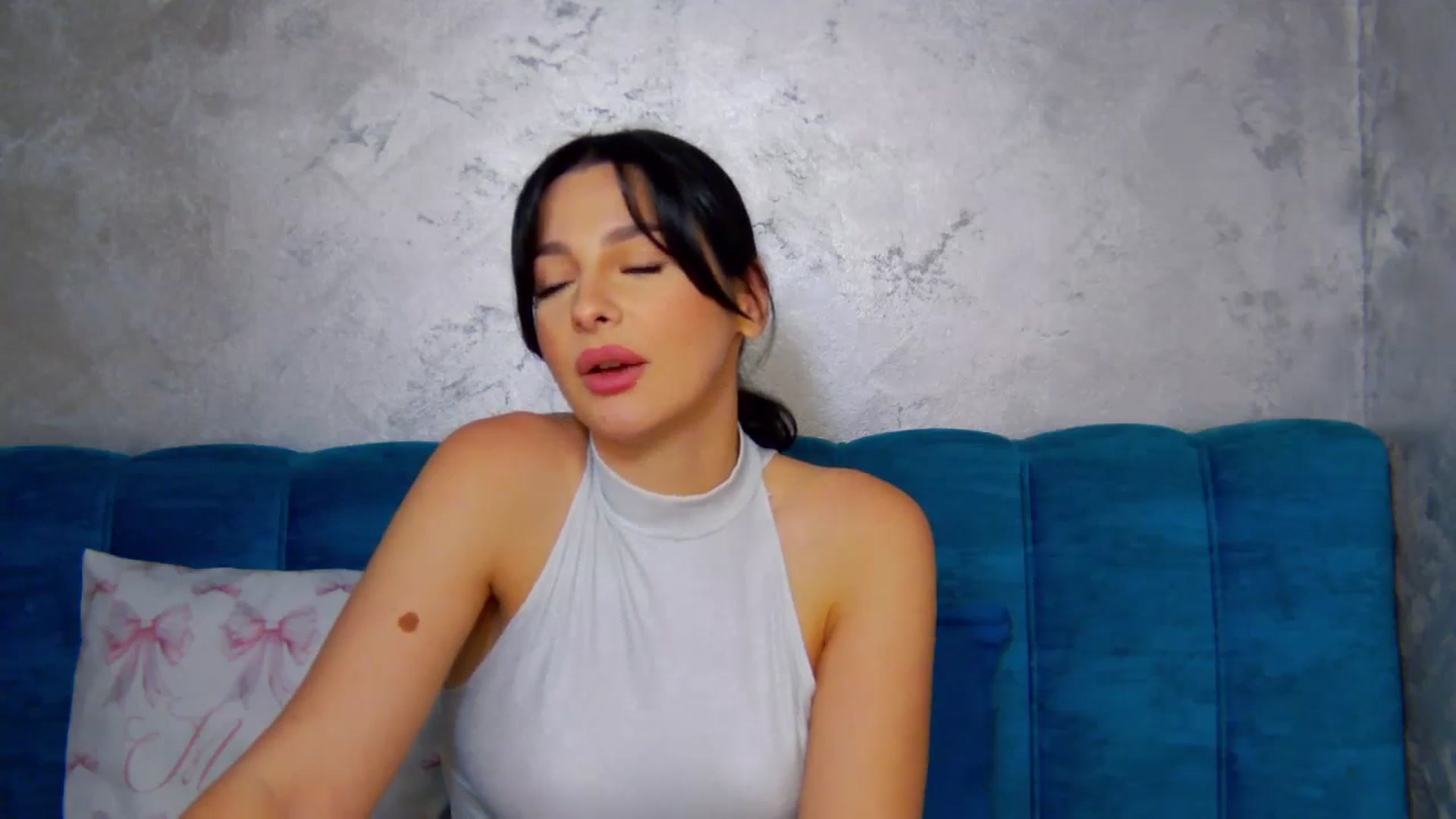 Gallery image thumbnail from SexyLittleMe's myfreecams stream on, 04/02/2025, 17:09 image 18 of 20