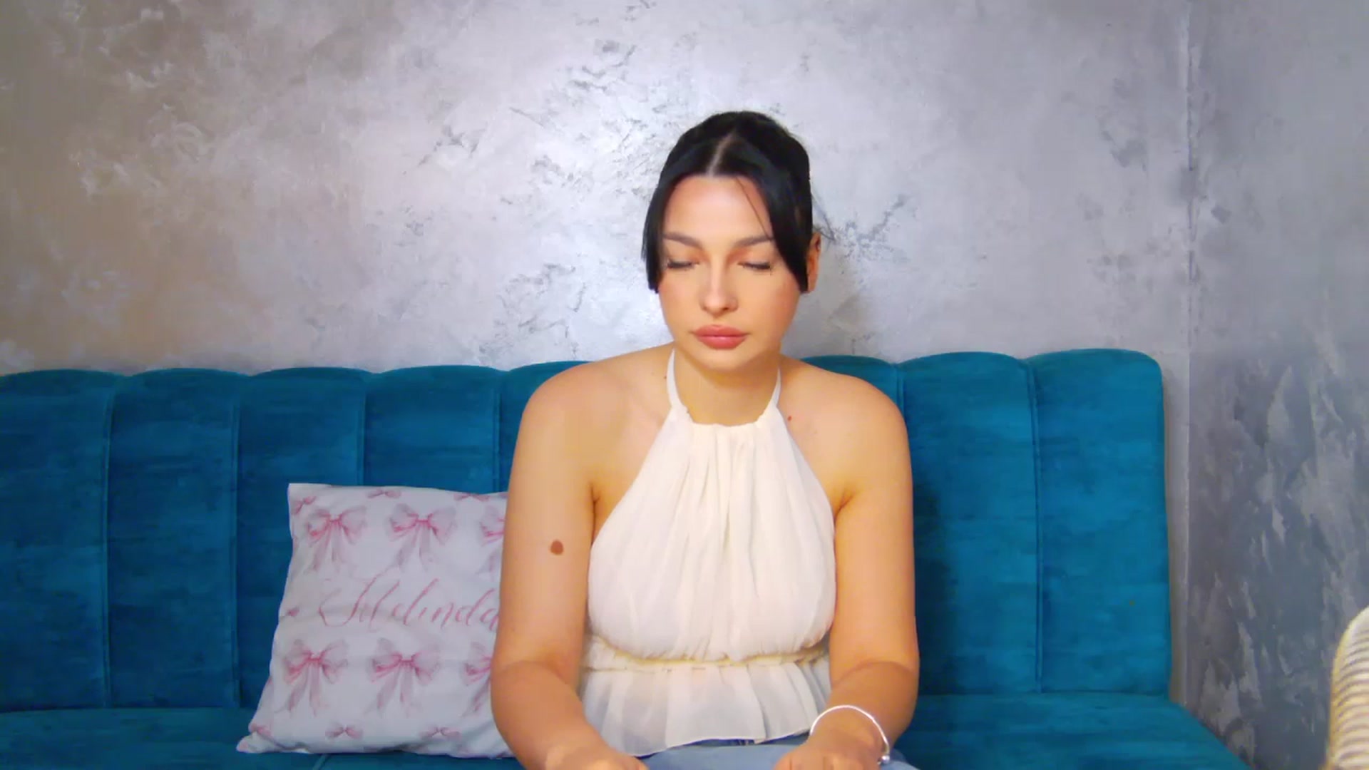 Gallery image thumbnail from SexyLittleMe's myfreecams stream on, 04/04/2025, 14:58 image 4 of 20