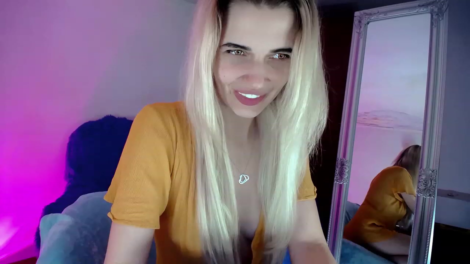 Gallery image thumbnail from SexyMilfa's myfreecams stream on, 11/15/2022, 24:13 image 14 of 20