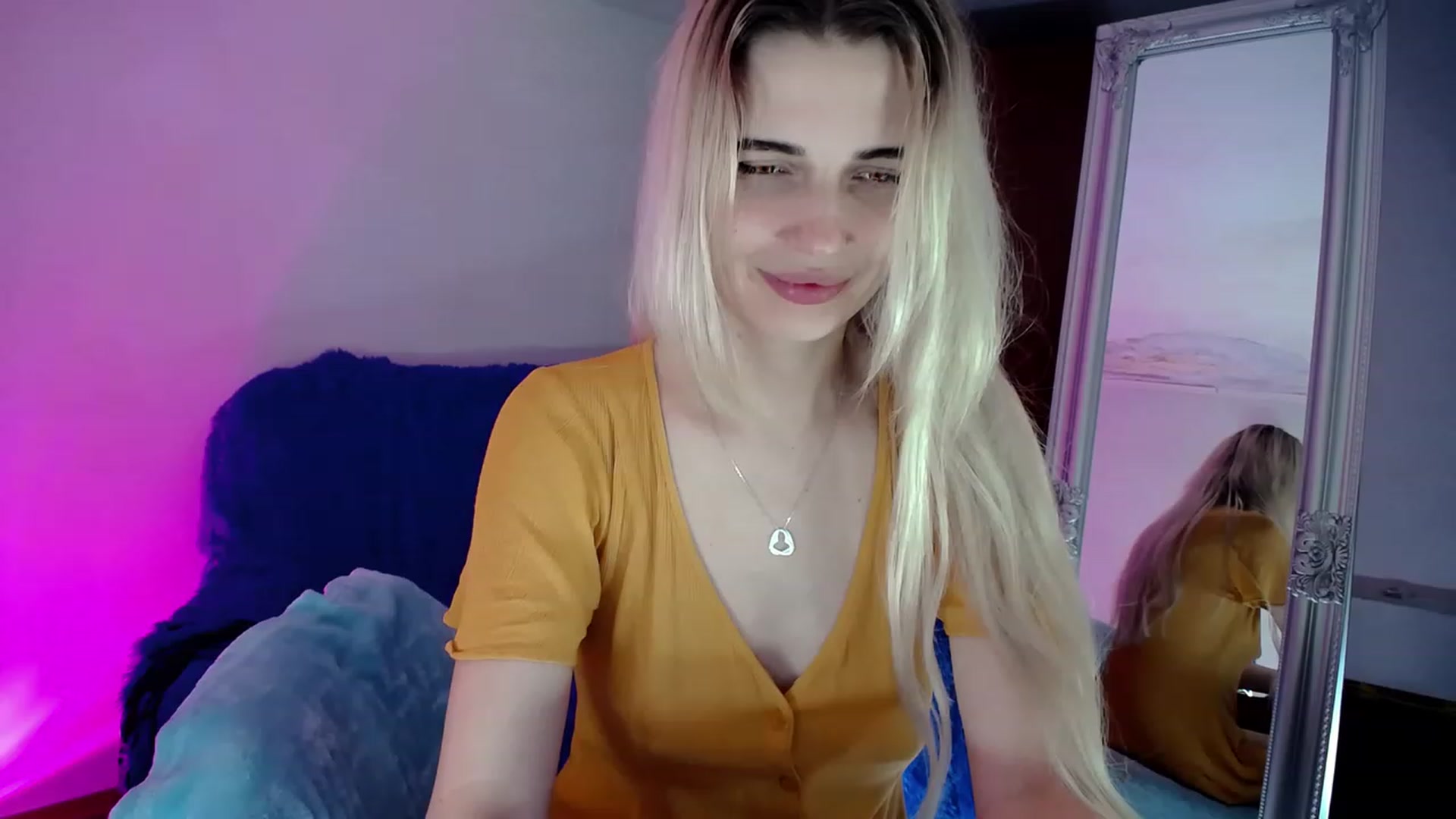 Gallery image thumbnail from SexyMilfa's myfreecams stream on, 11/15/2022, 01:29 image 3 of 20