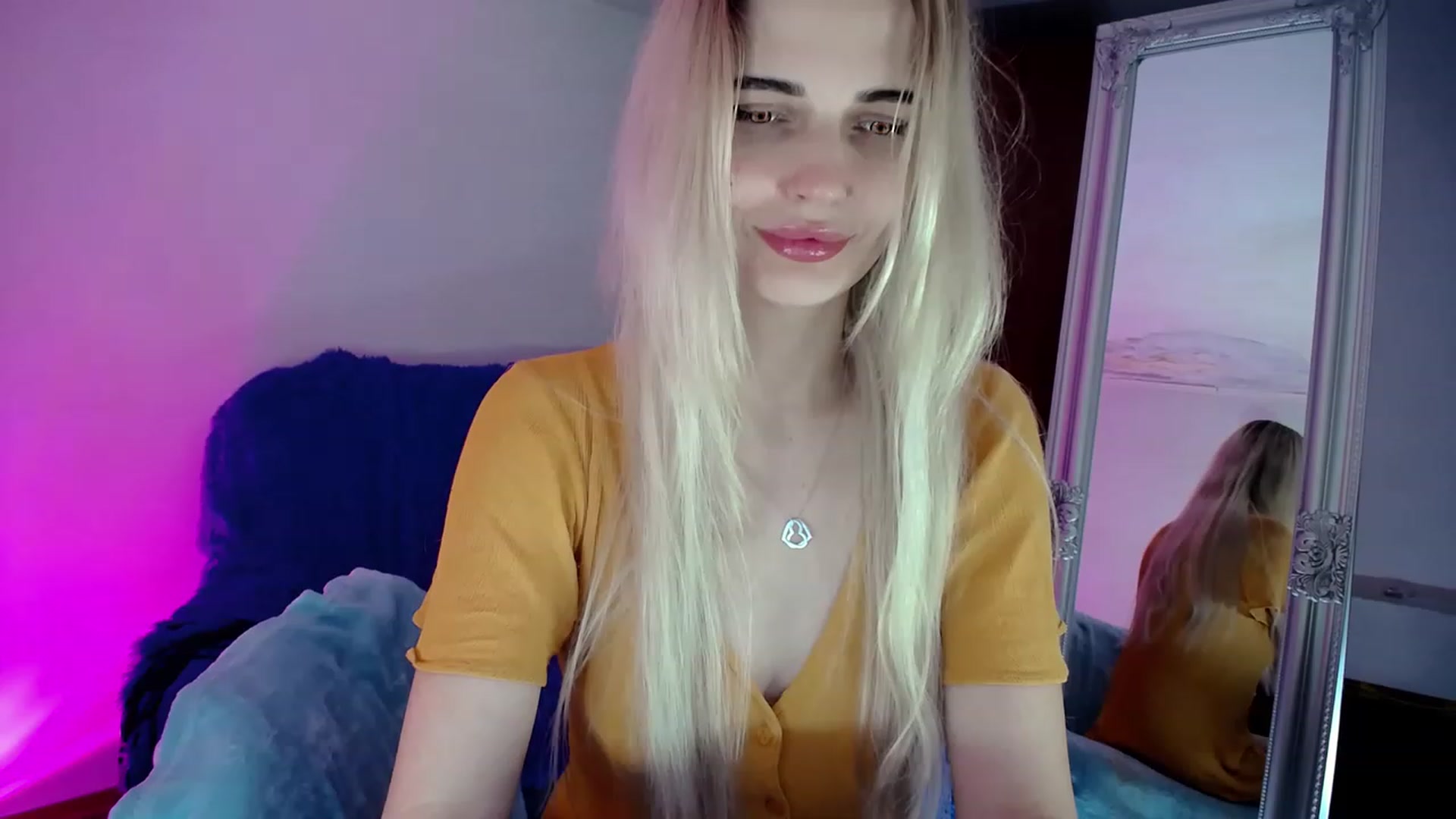 Gallery image thumbnail from SexyMilfa's myfreecams stream on, 11/15/2022, 01:29 image 16 of 20