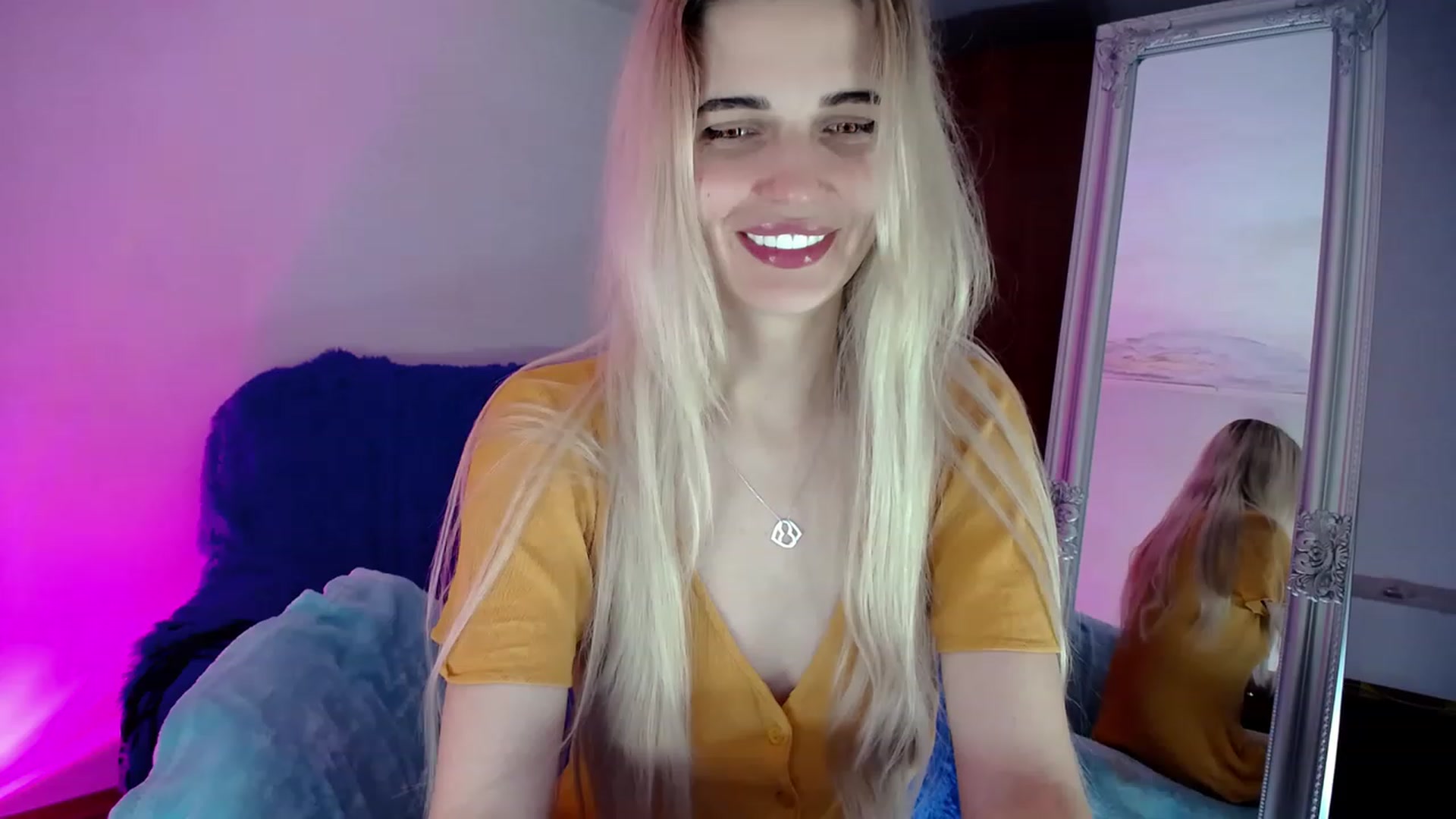Gallery image thumbnail from SexyMilfa's myfreecams stream on, 11/15/2022, 01:29 image 13 of 20