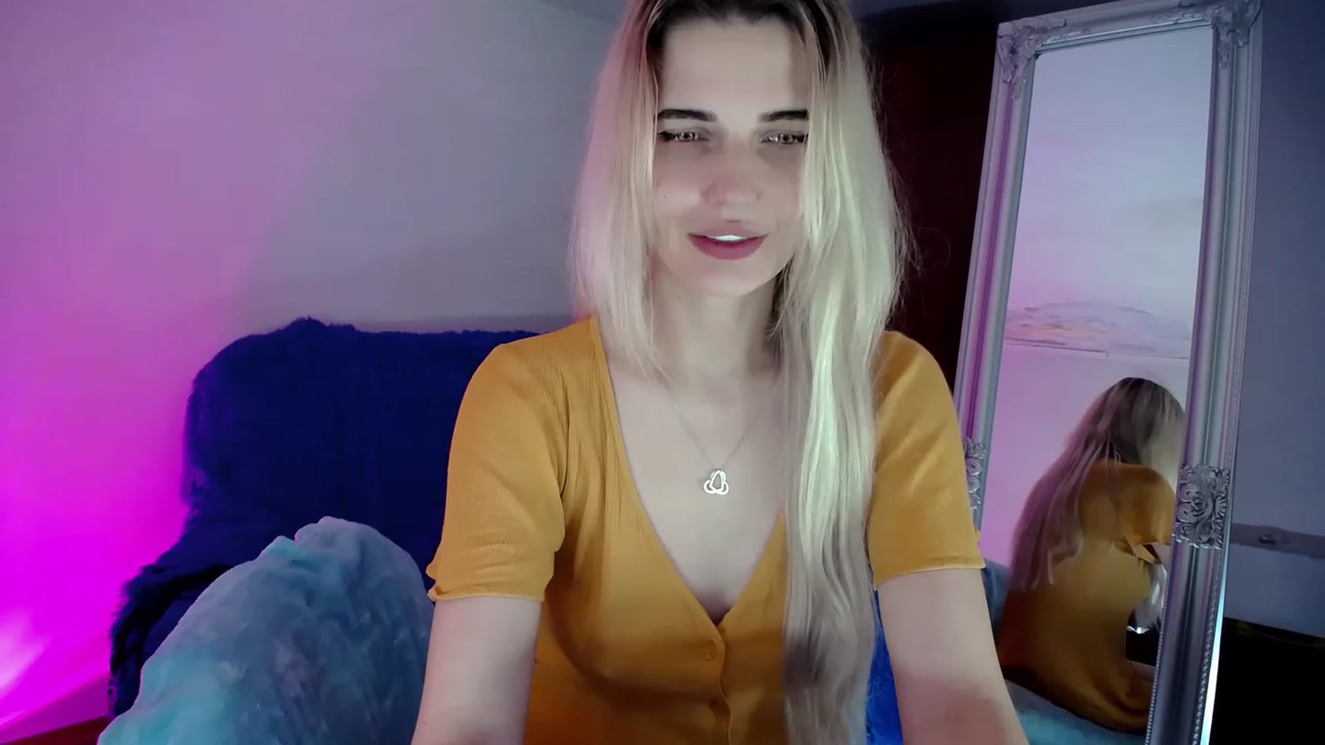 Gallery image thumbnail from SexyMilfa's myfreecams stream on, 11/15/2022, 01:29 image 6 of 20