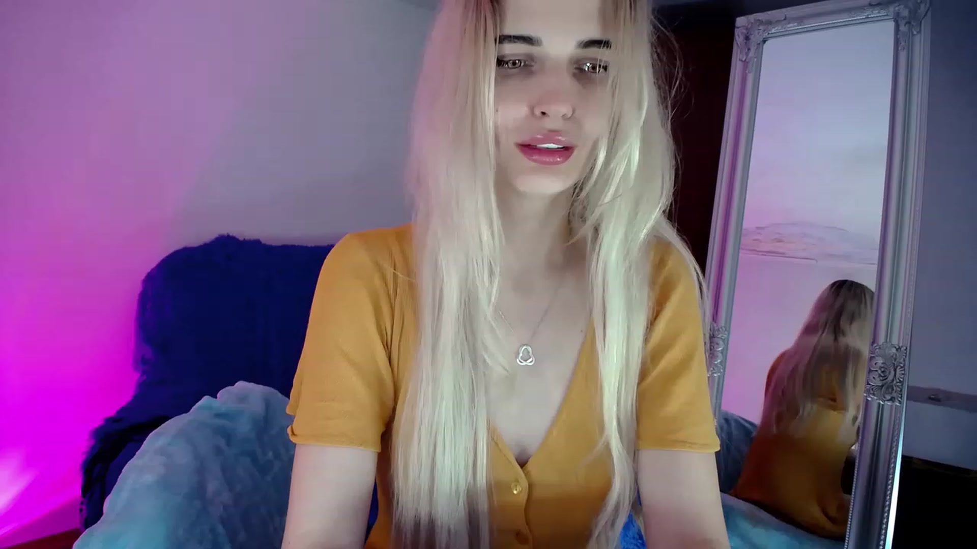 Gallery image thumbnail from SexyMilfa's myfreecams stream on, 11/15/2022, 01:29 image 17 of 20