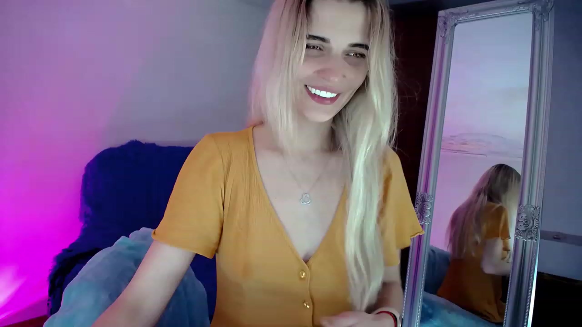 Gallery image thumbnail from SexyMilfa's myfreecams stream on, 11/15/2022, 01:29 image 9 of 20