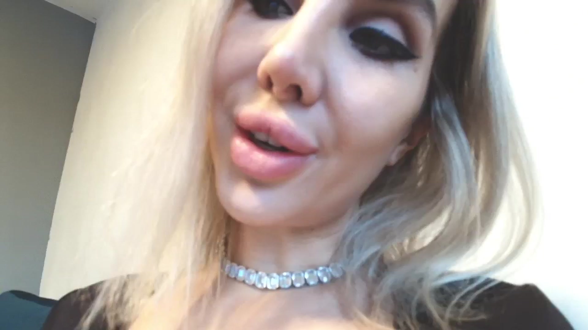Gallery image thumbnail from SexyQueenNina's myfreecams stream on, 01/06/2026, 14:48 image 16 of 20