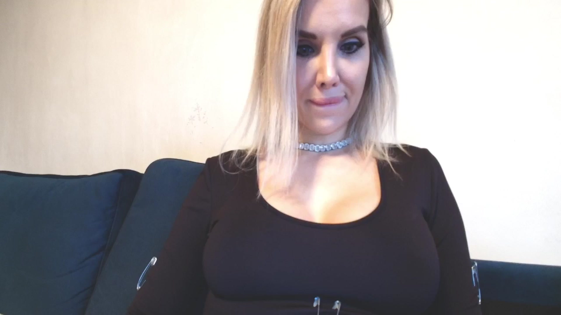 Gallery image thumbnail from SexyQueenNina's myfreecams stream on, 01/06/2026, 14:48 image 18 of 20