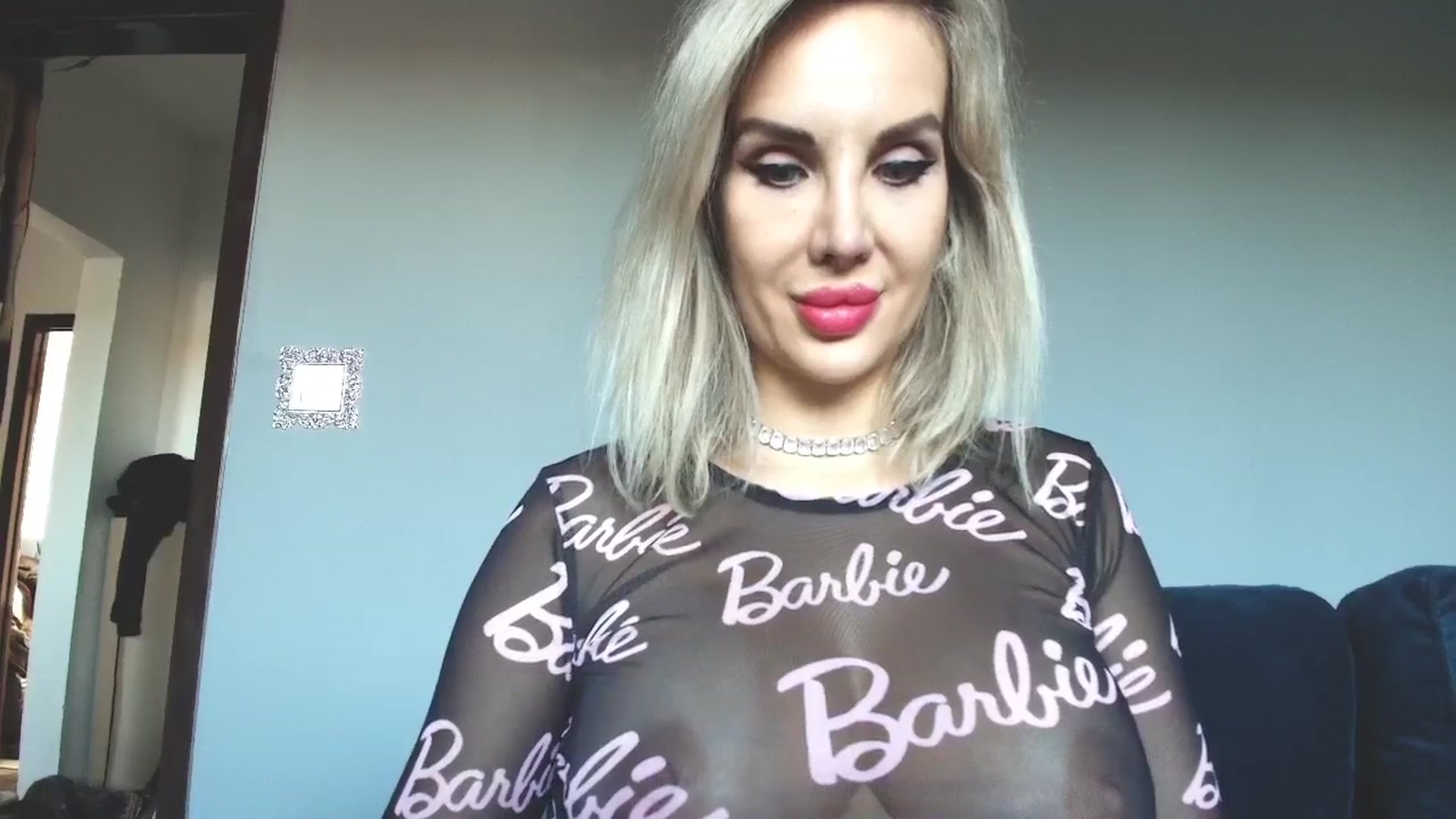 Gallery image thumbnail from SexyQueenNina's myfreecams stream on, 01/18/2026, 12:34 image 6 of 20