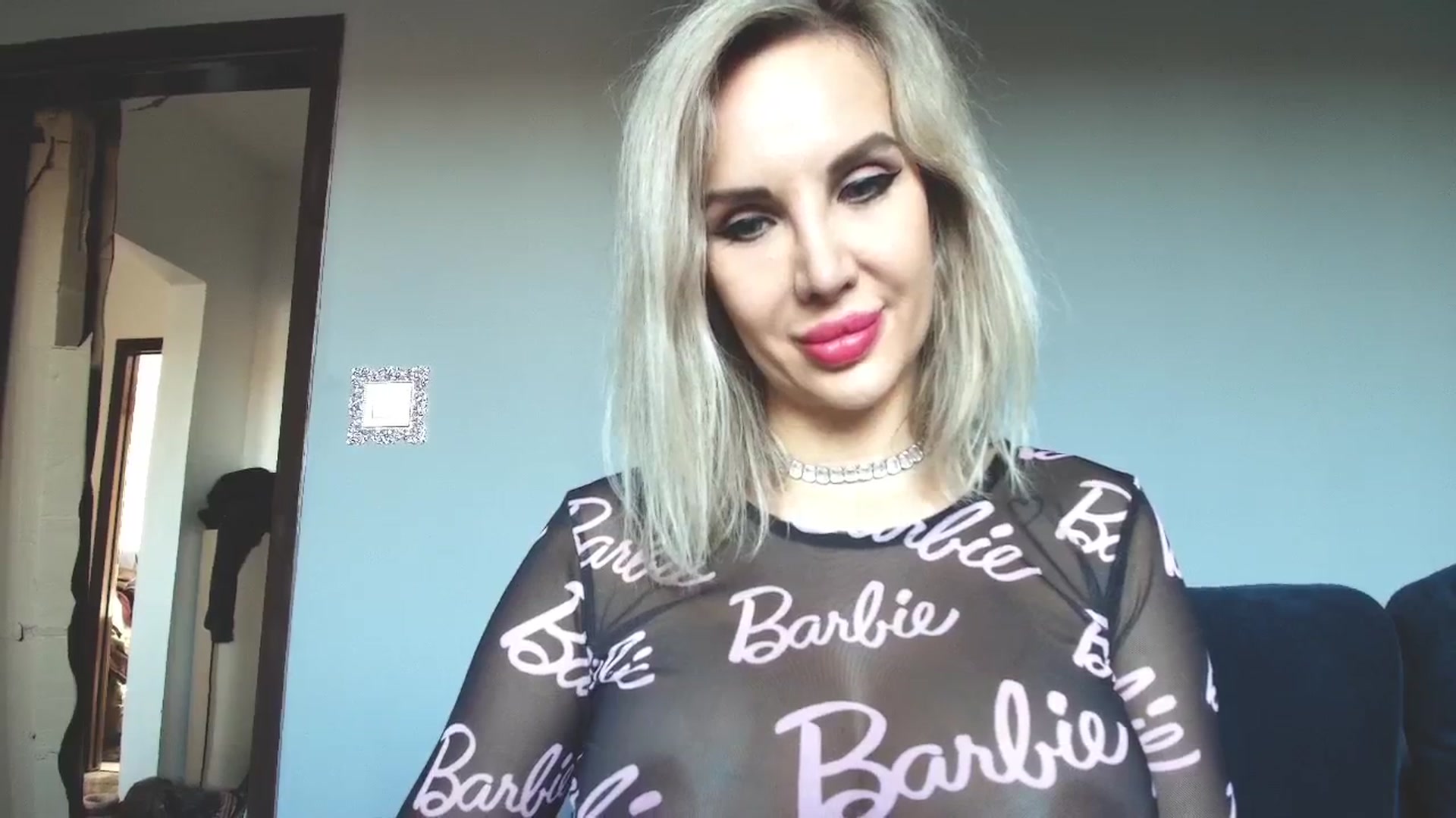 Gallery image thumbnail from SexyQueenNina's myfreecams stream on, 01/18/2026, 12:34 image 16 of 20