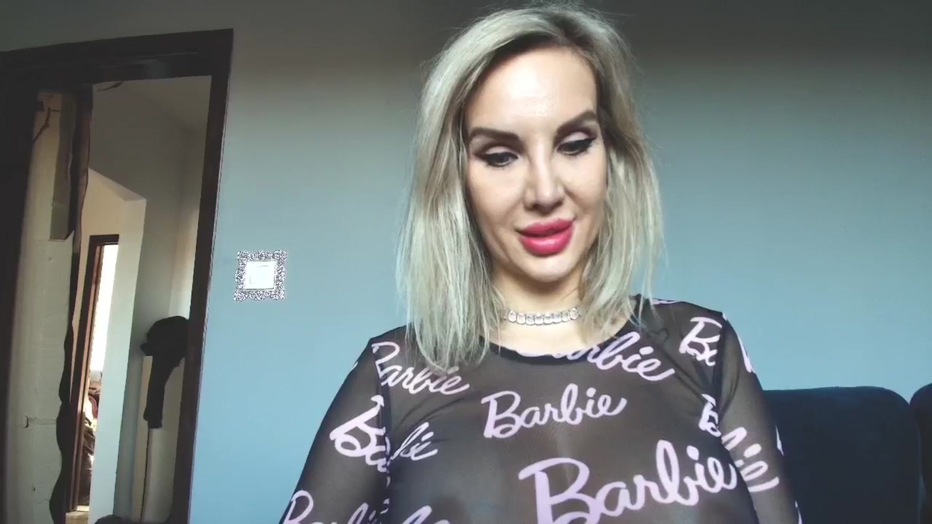 Gallery image thumbnail from SexyQueenNina's myfreecams stream on, 01/18/2026, 12:34 image 17 of 20