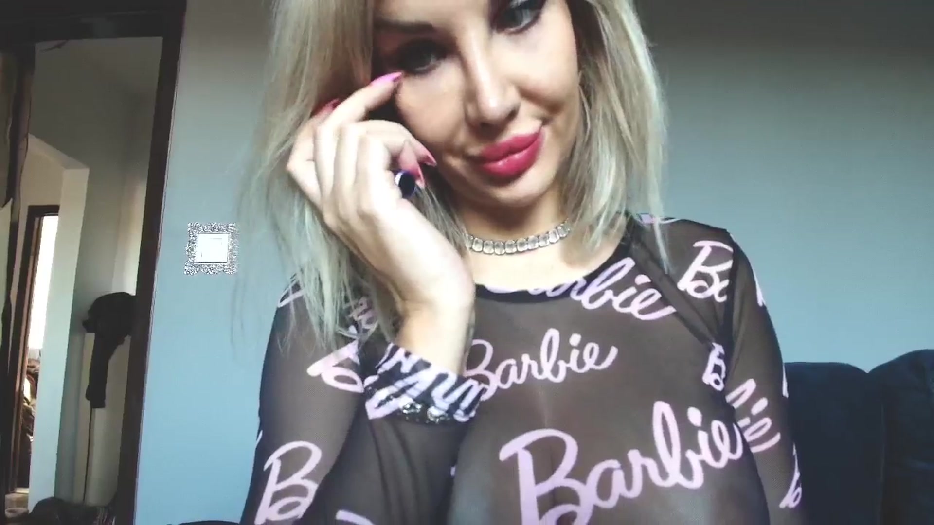 Gallery image thumbnail from SexyQueenNina's myfreecams stream on, 01/18/2026, 12:34 image 8 of 20