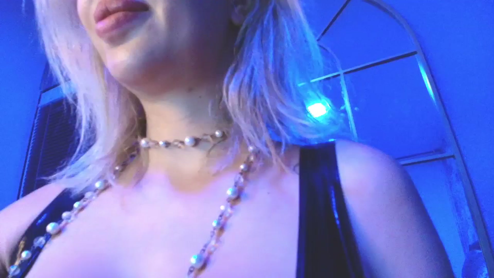 Gallery image thumbnail from SexyQueenNina's myfreecams stream on, 02/01/2026, 19:24 image 1 of 20